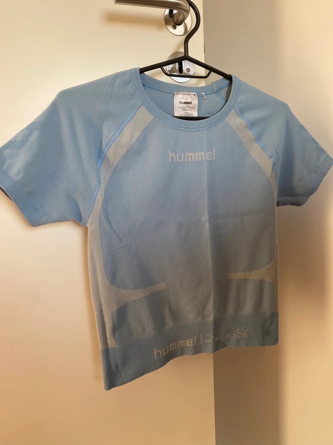 Hummel t-shirt