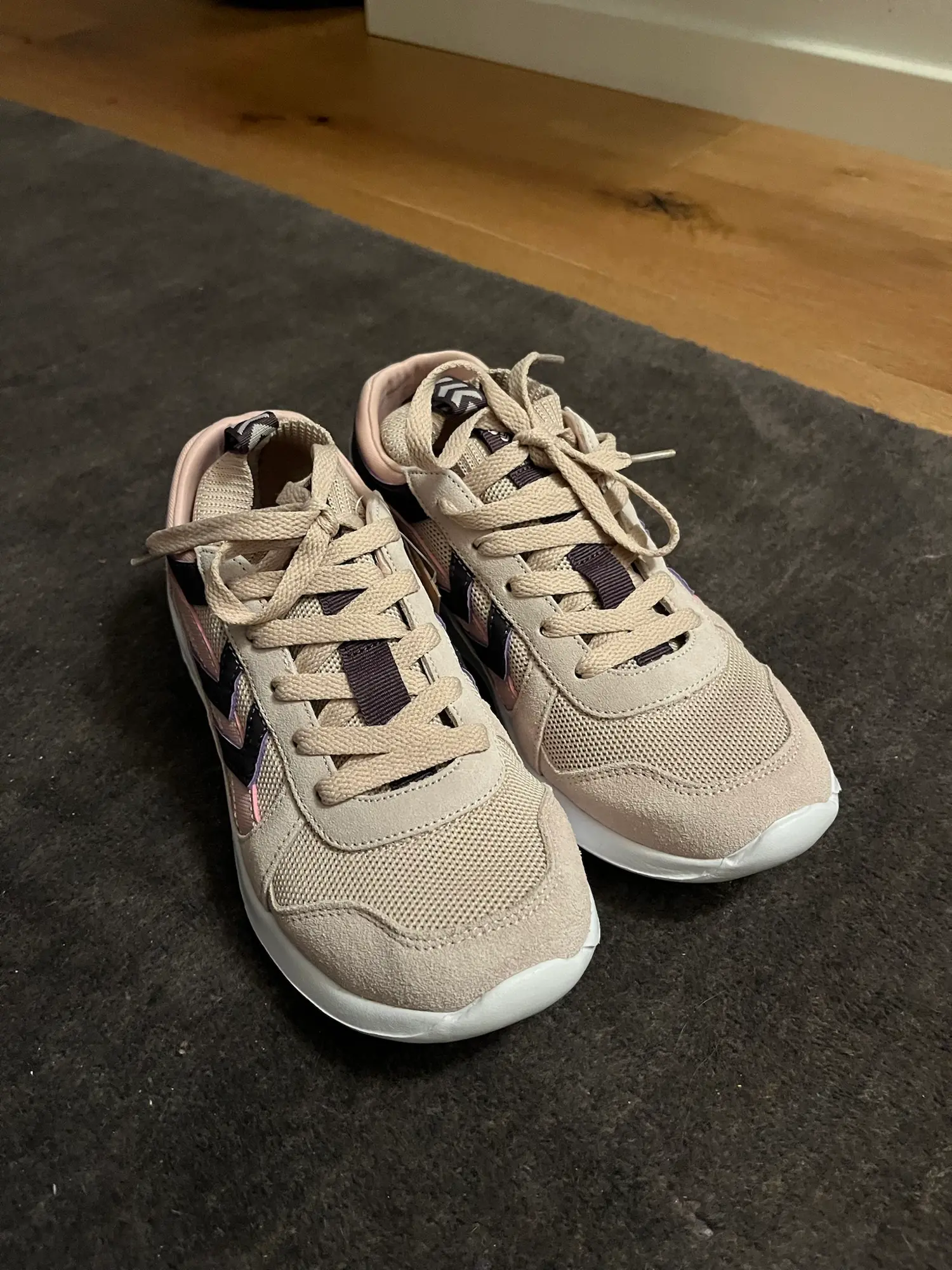 Hummel sneakers