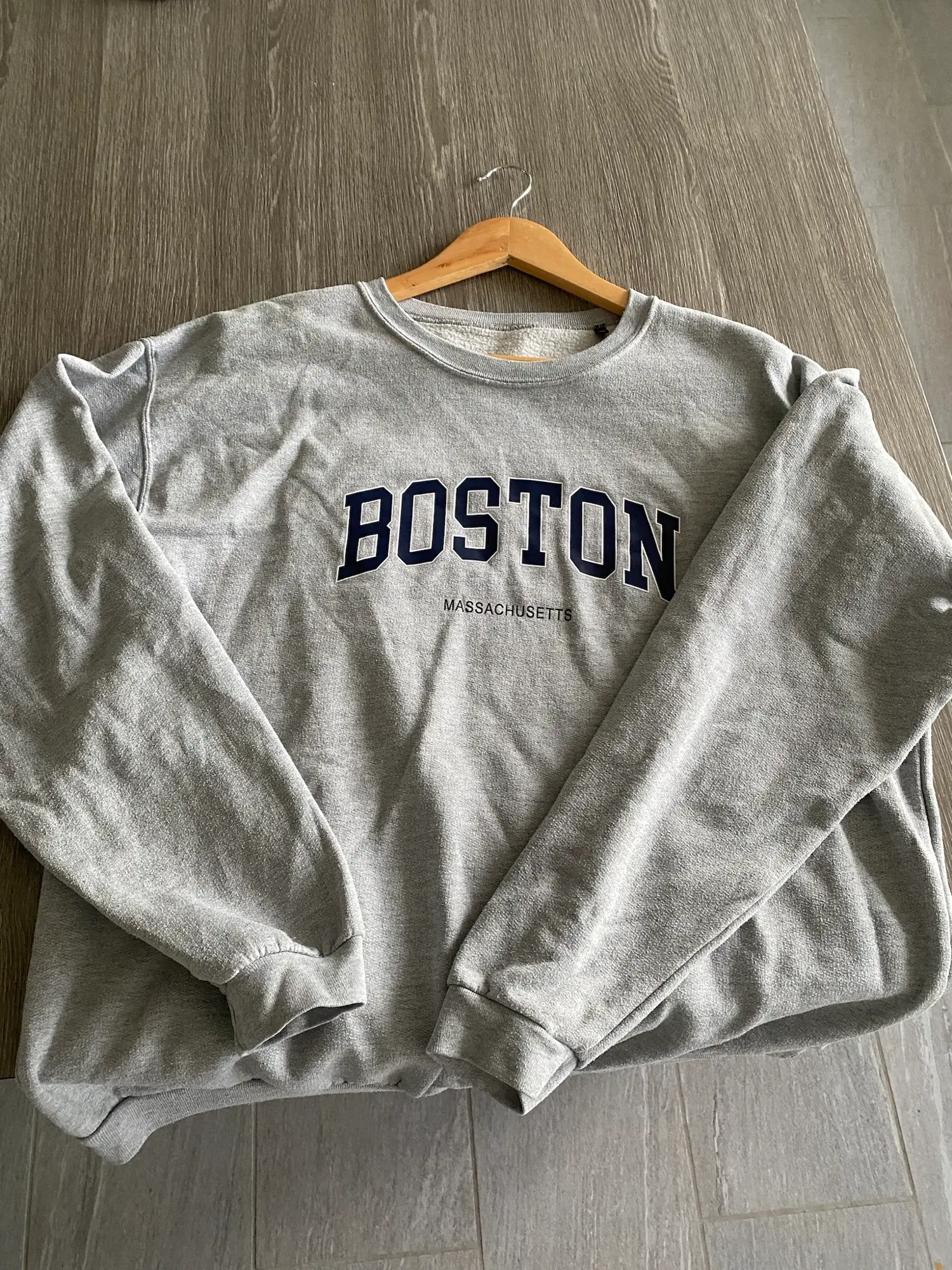 Globe studios sweatshirt