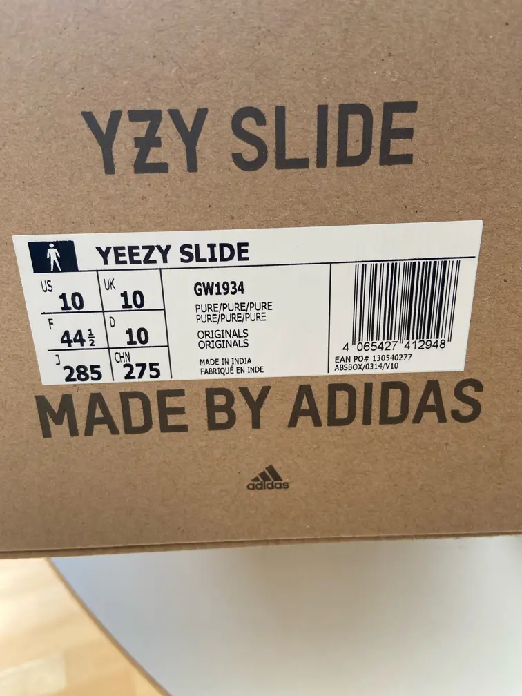 Yeezy sandaler