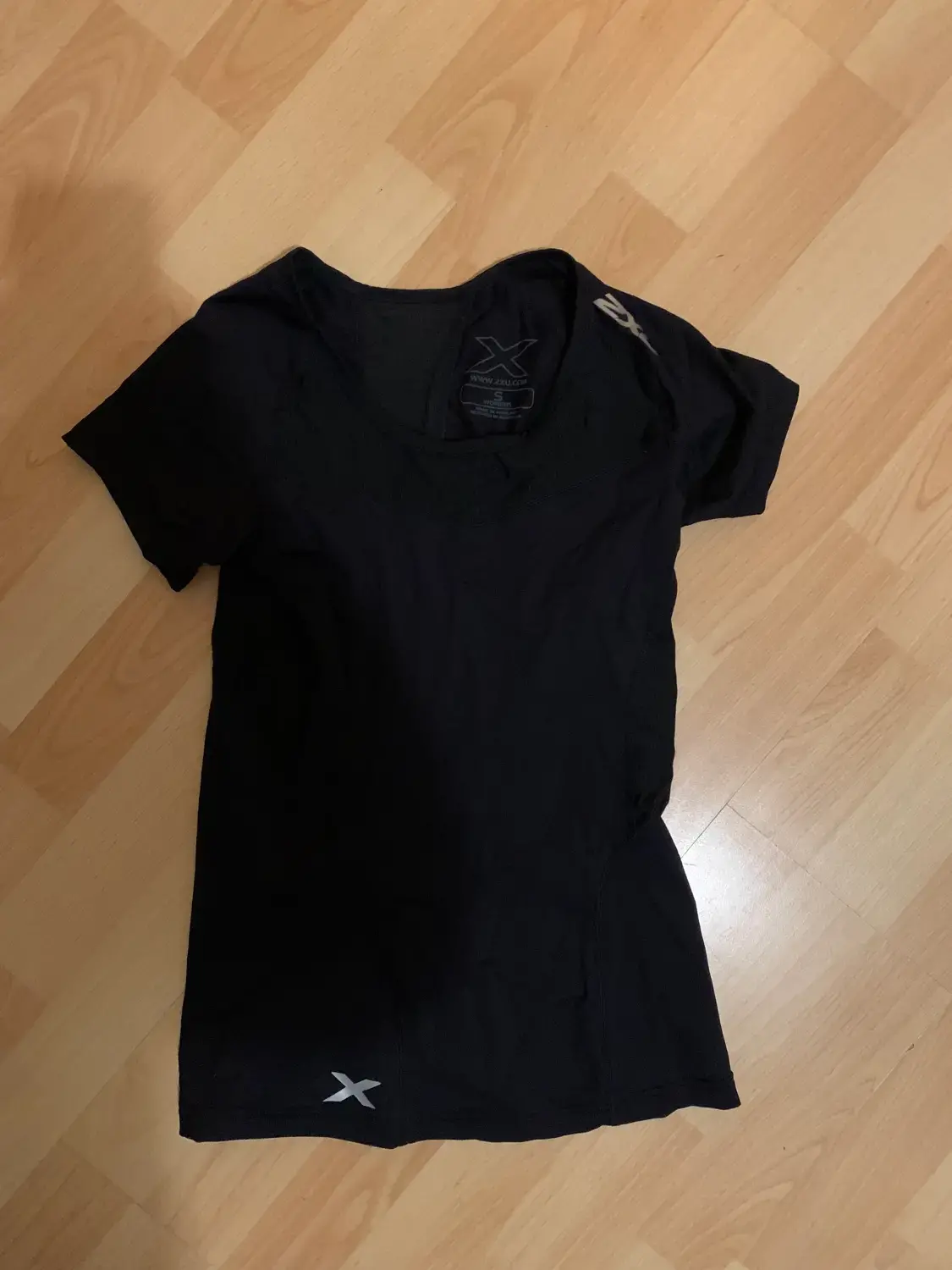 2XU t-shirt