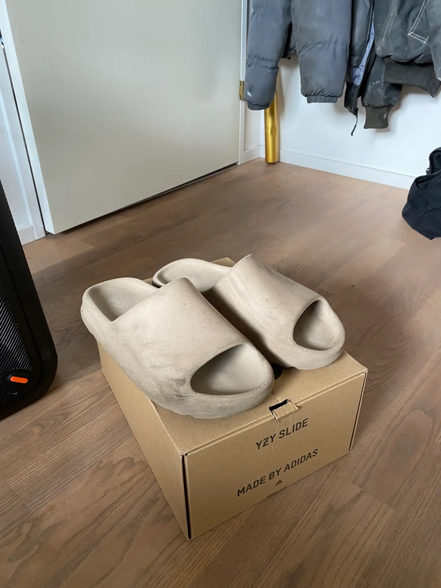 Yeezy sandaler