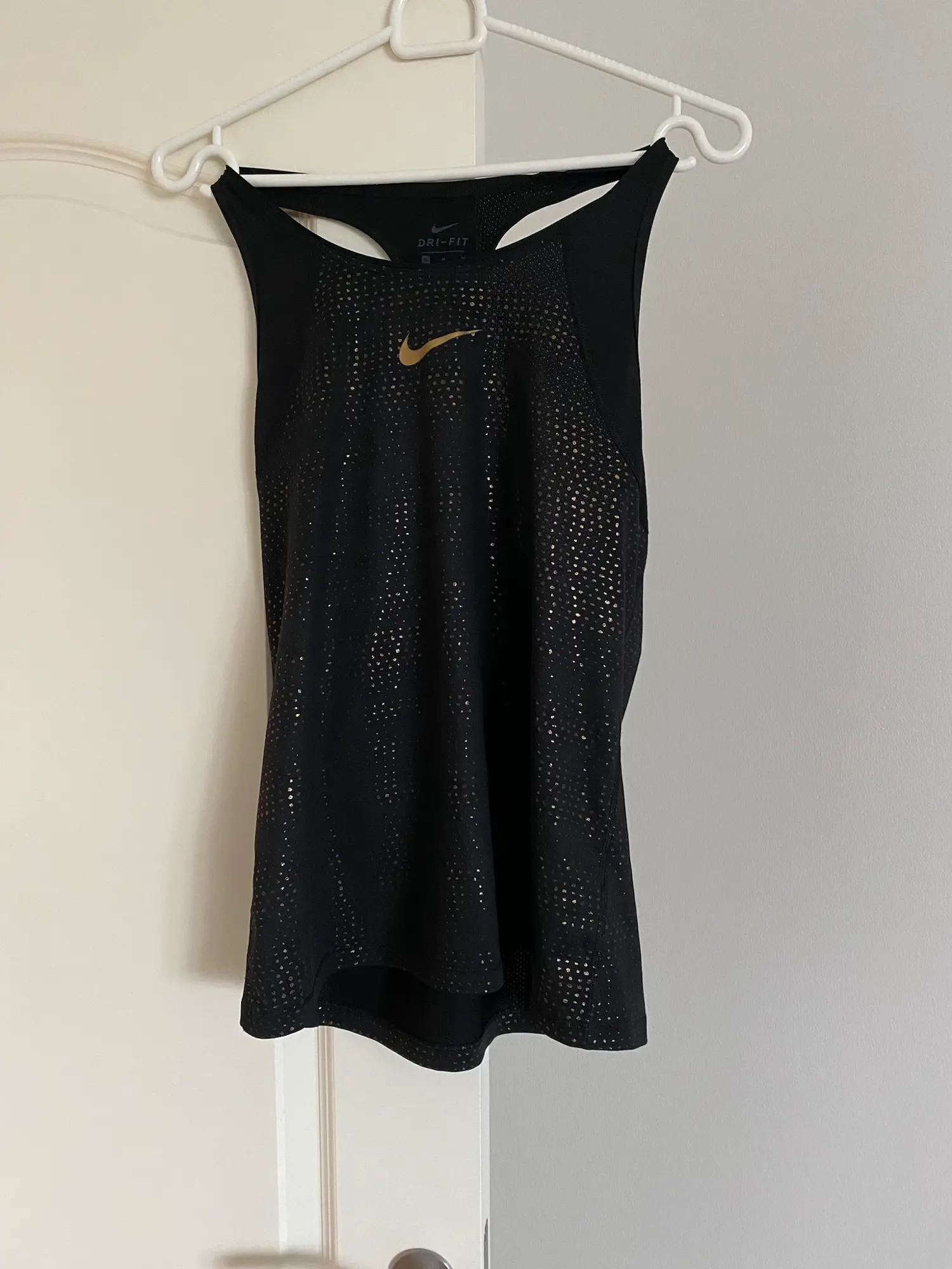 Nike top