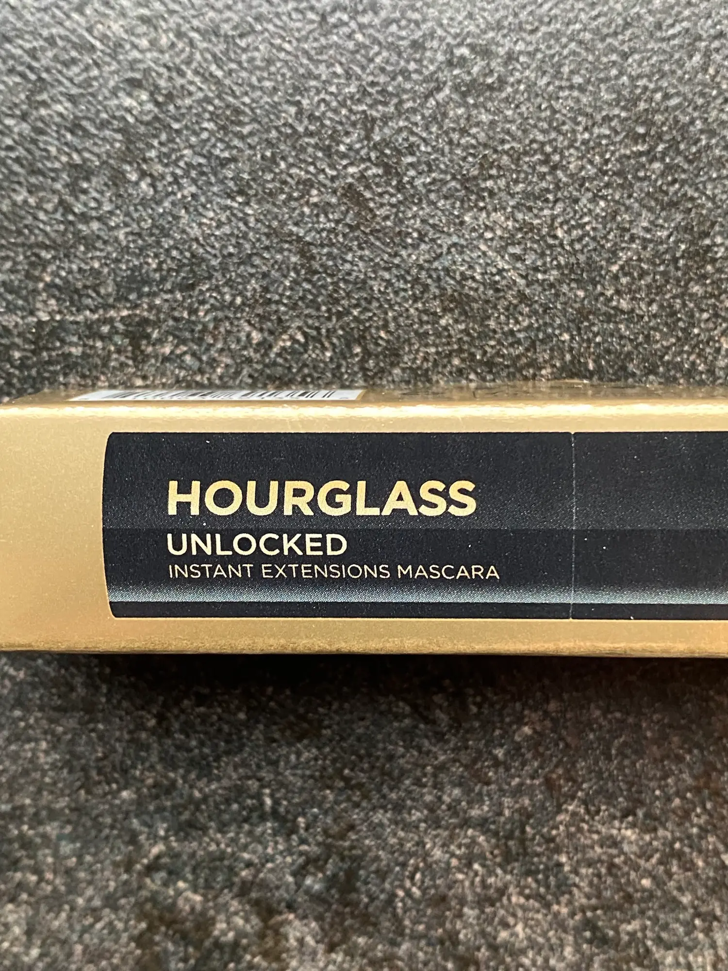 Hourglass mascara