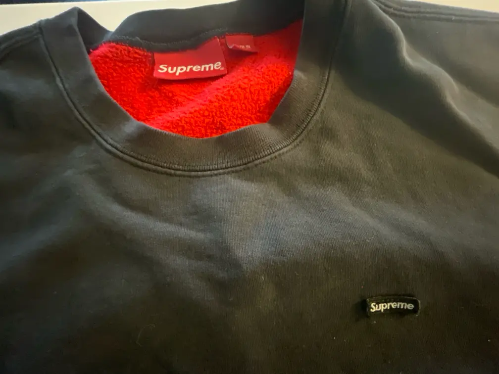 Supreme sweatshirt