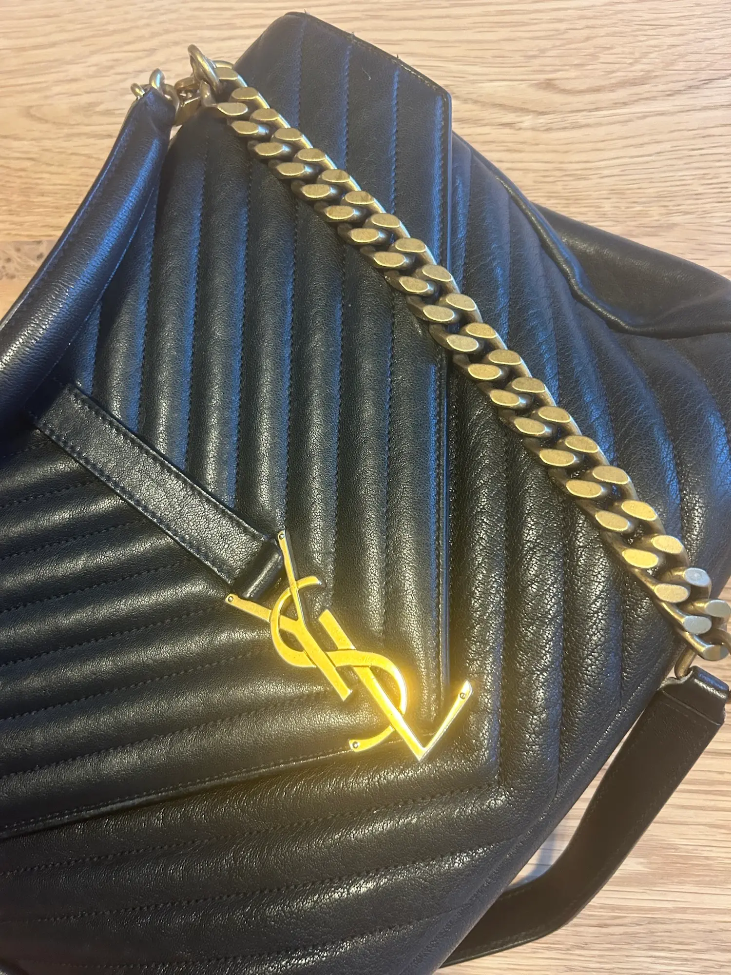 Yves Saint Laurent skuldertaske