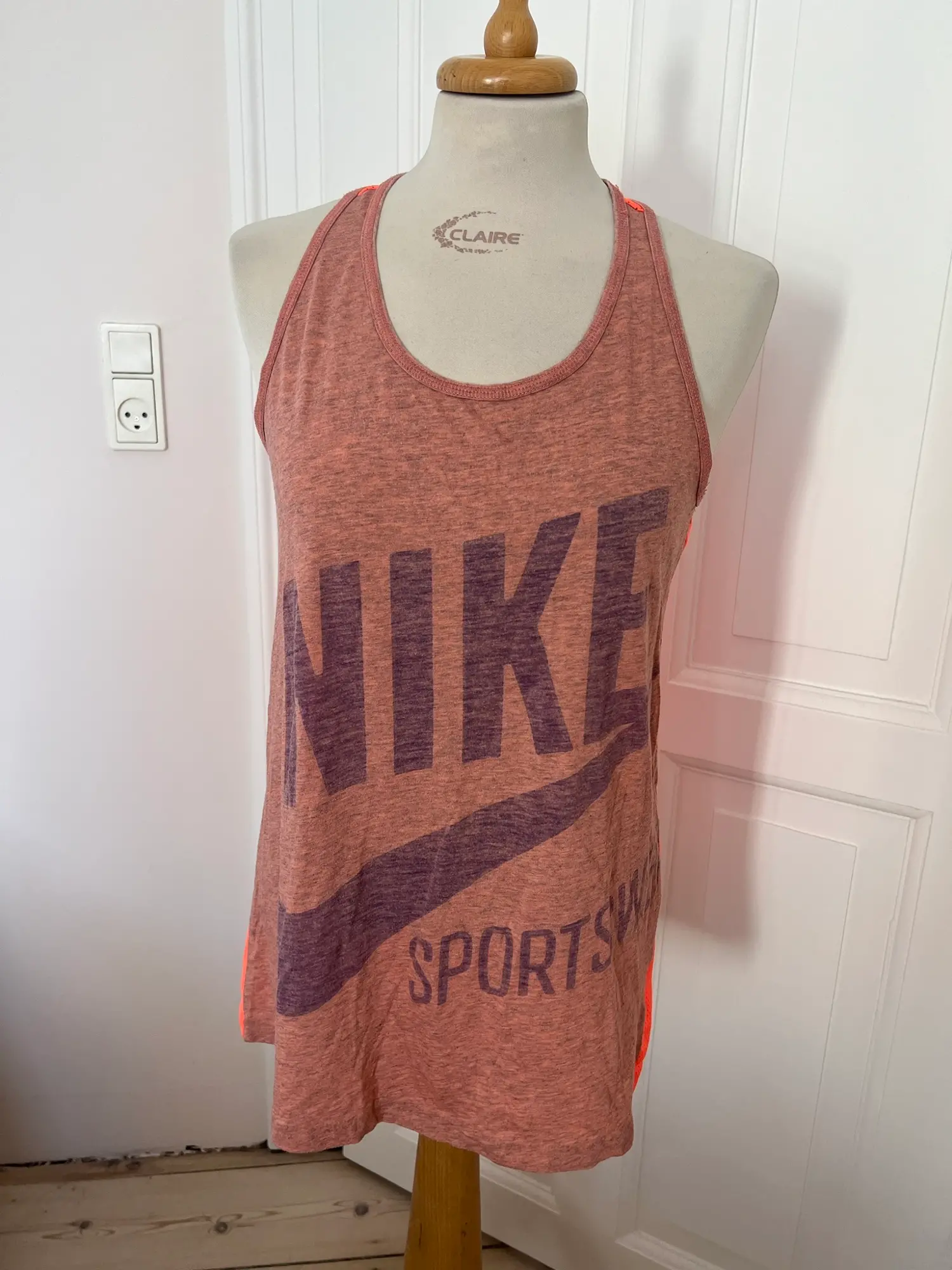 Nike top