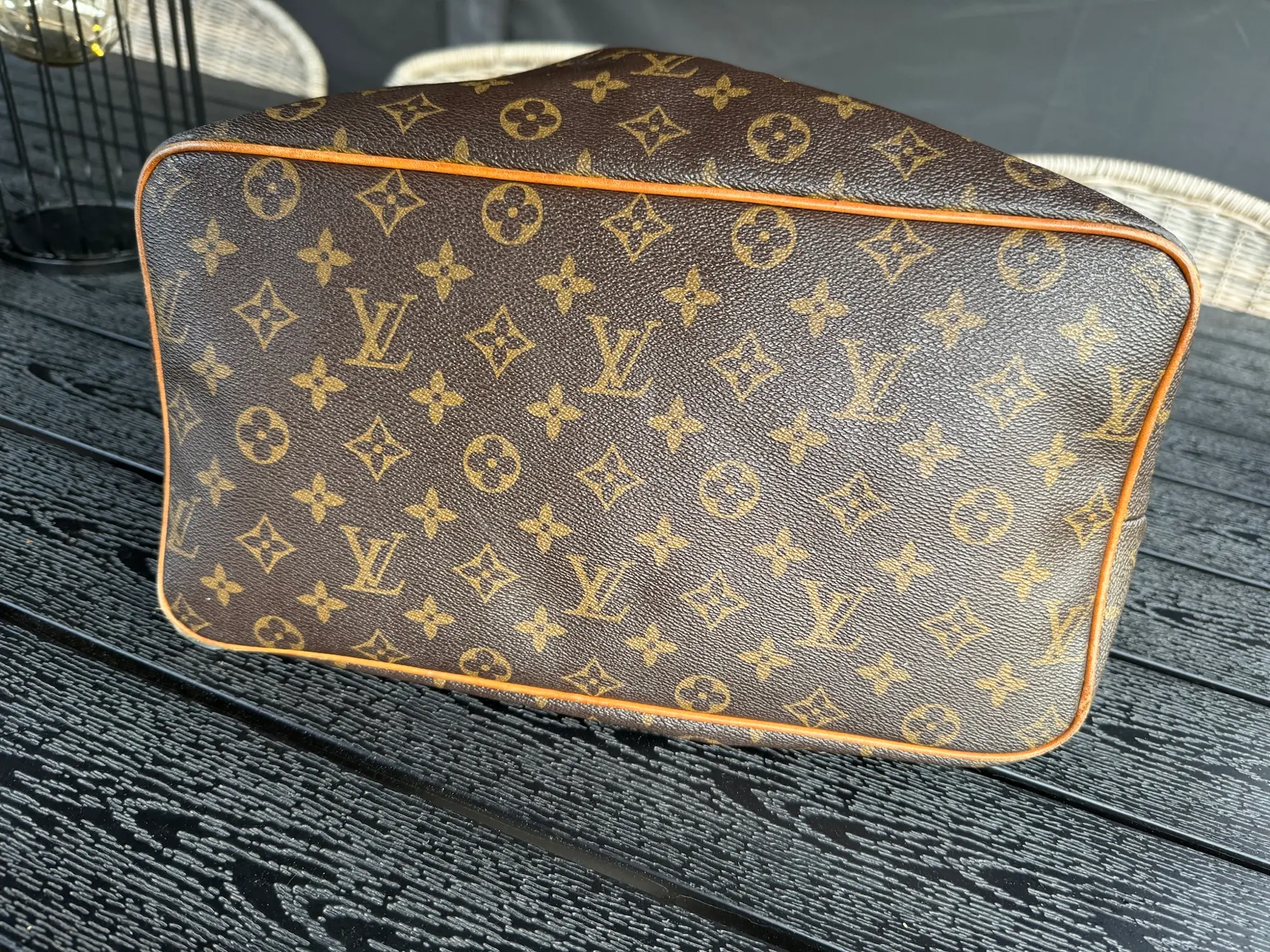 Louis Vuitton totebag  mulepose