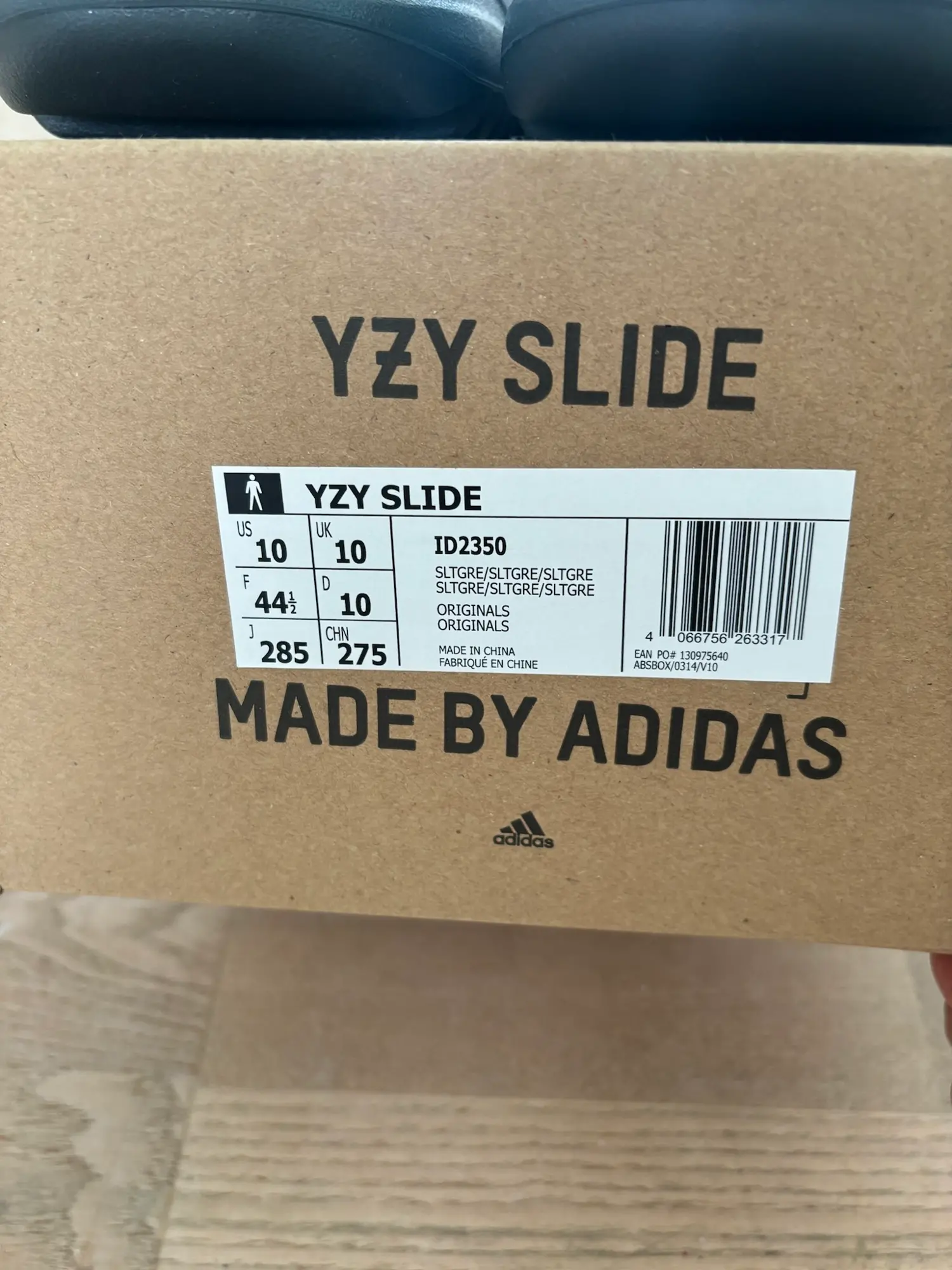 Yeezy sandaler