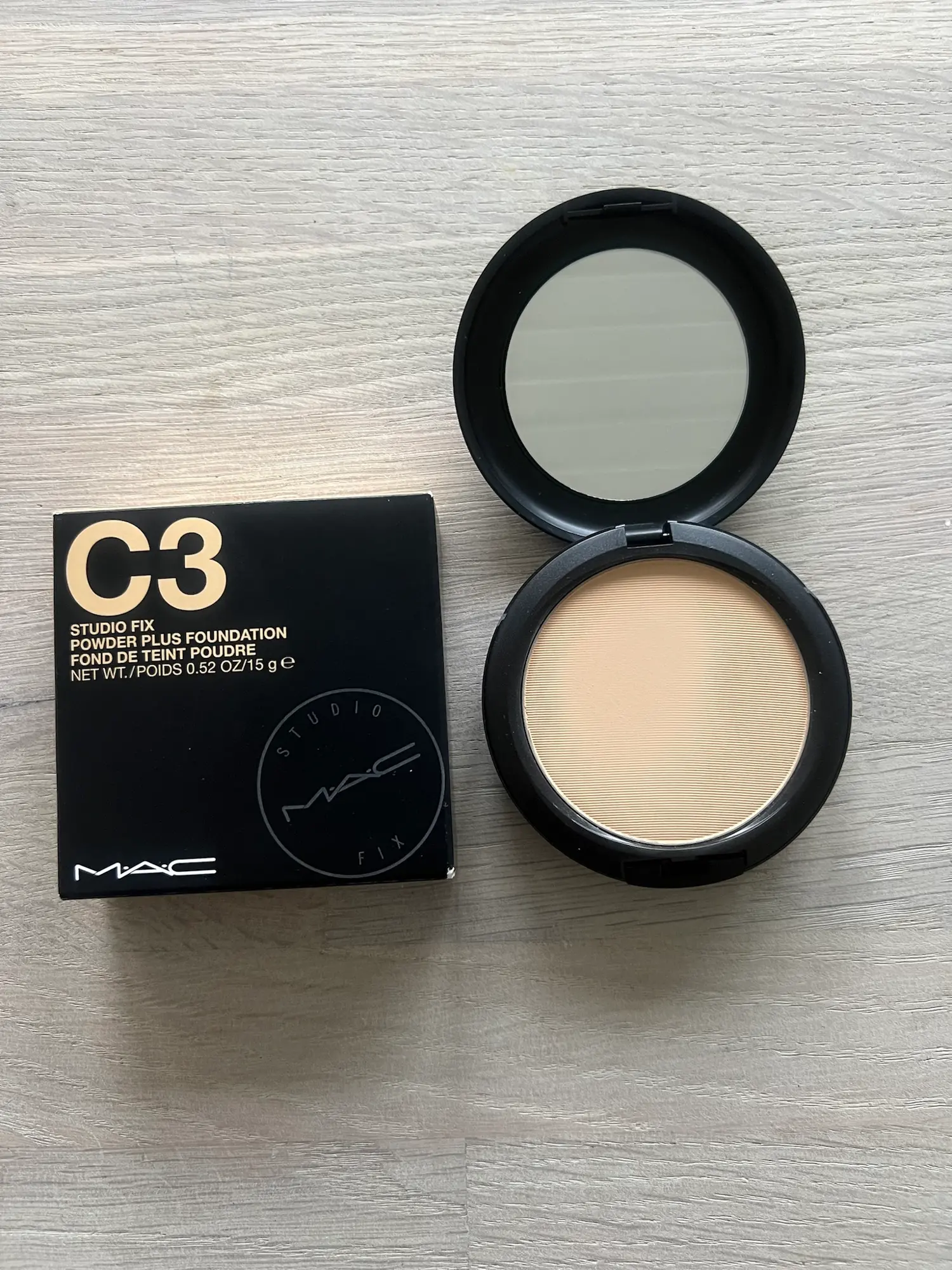 MAC Cosmetics foundation