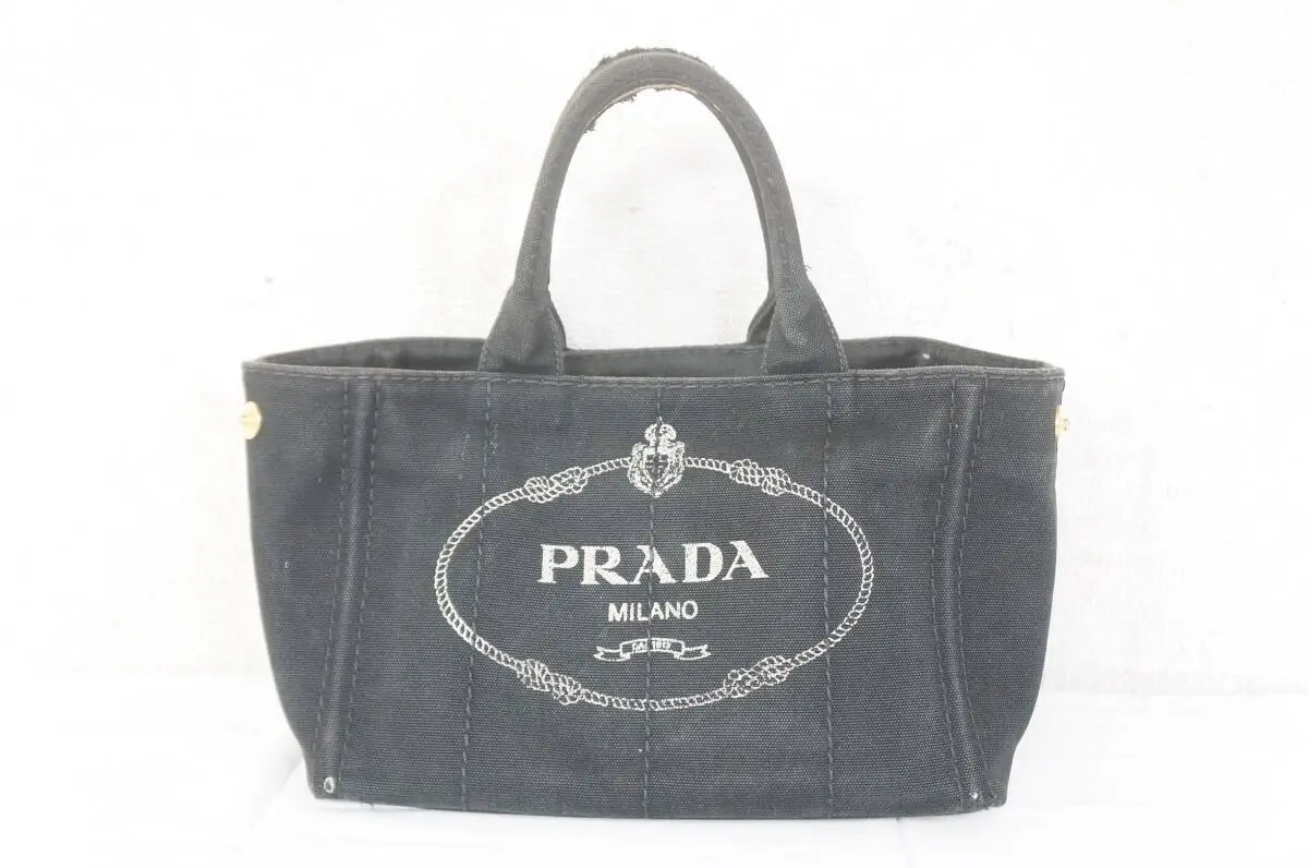 Prada totebag  mulepose