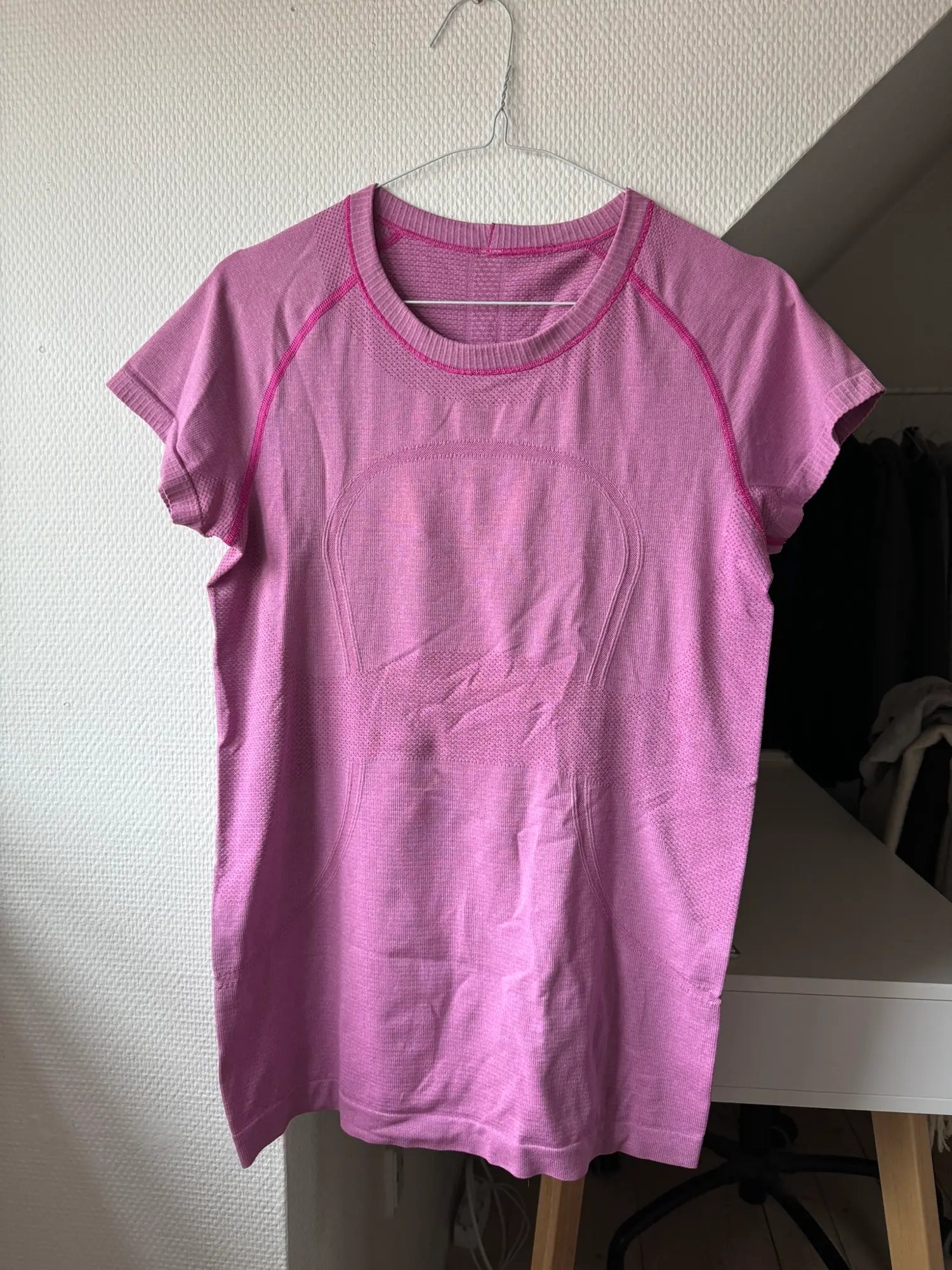 Lululemon t-shirt