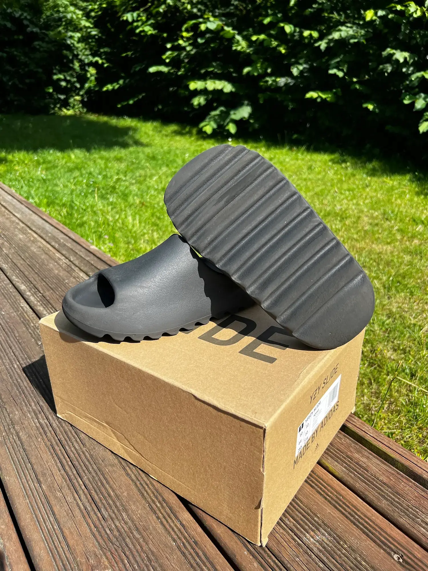 Yeezy sandaler