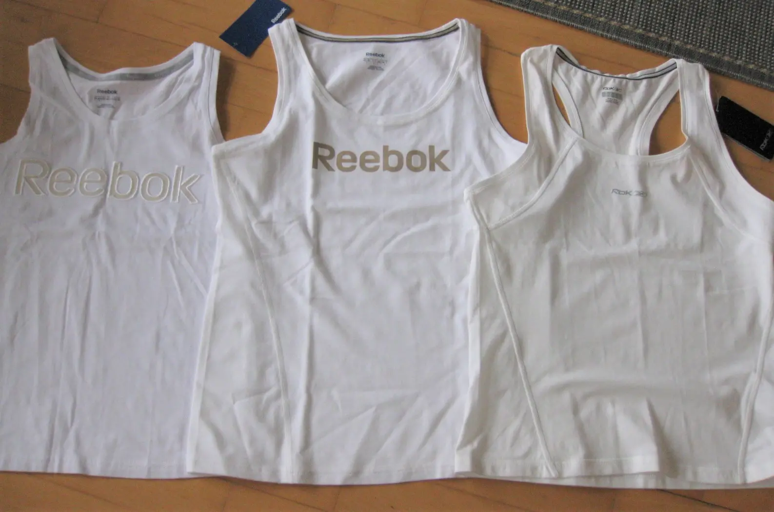 Reebok top