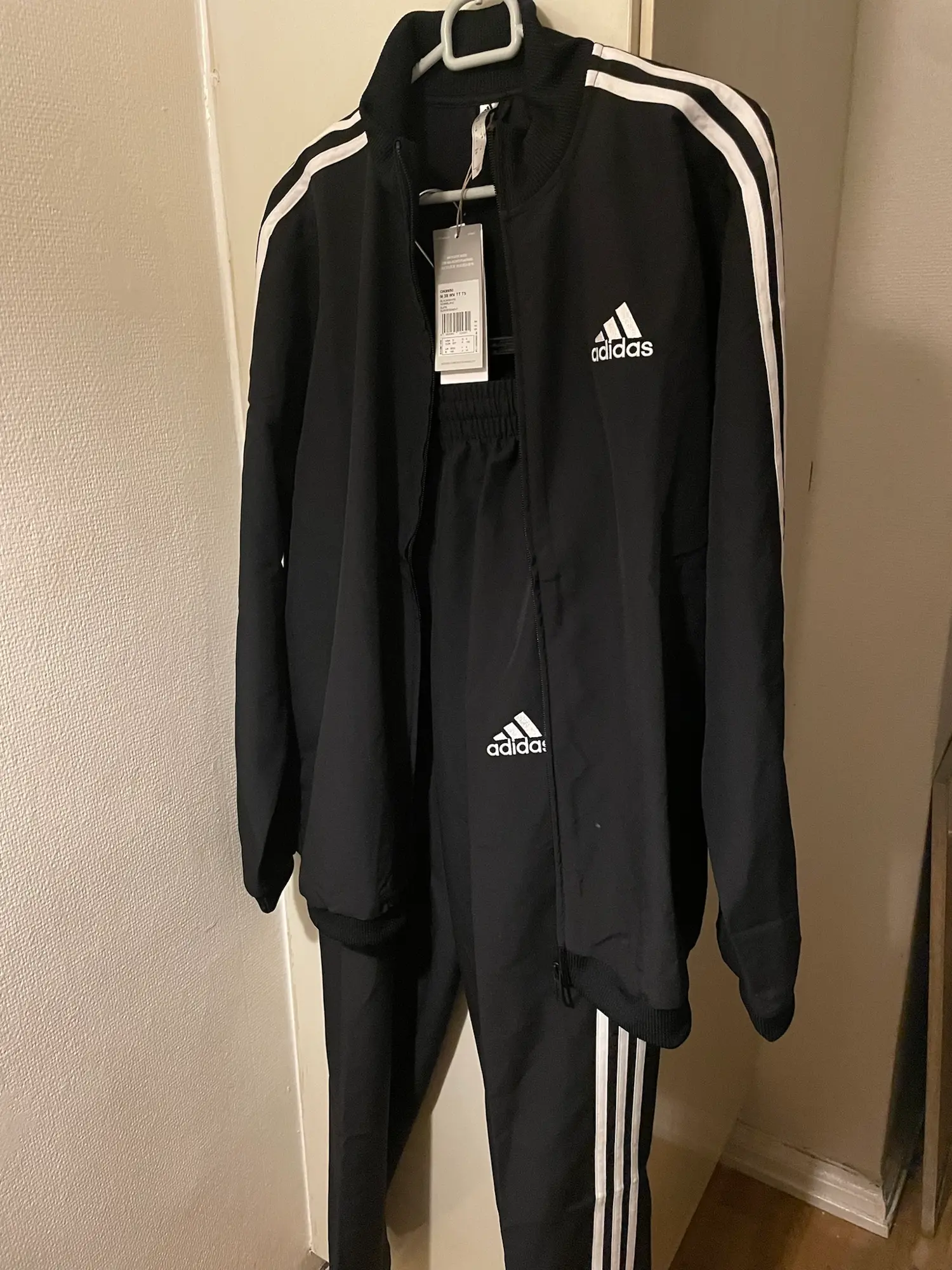 Adidas andet jakkesæt