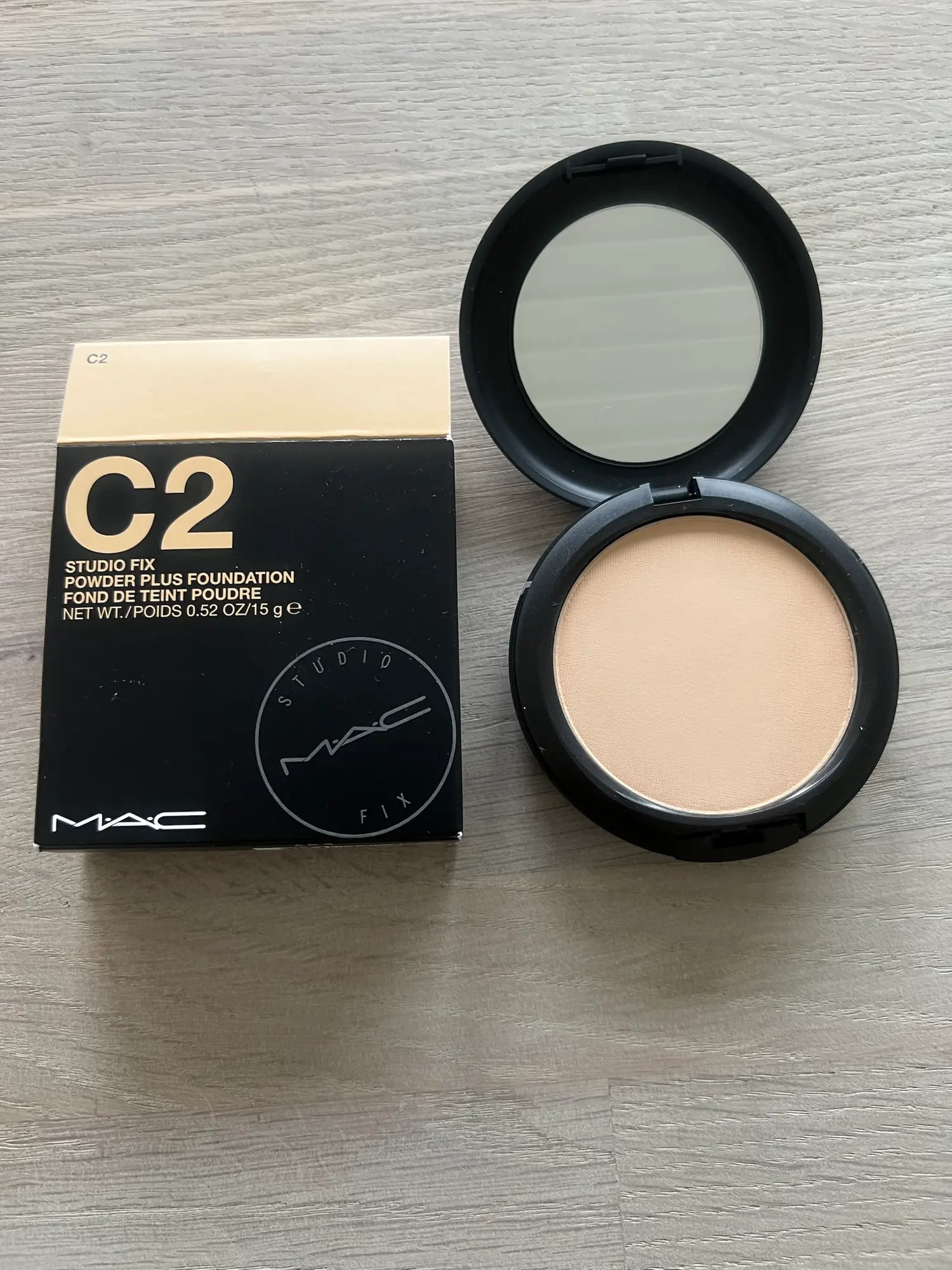 MAC Cosmetics foundation