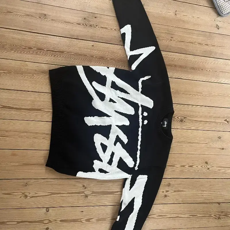 Stussy striktrøje