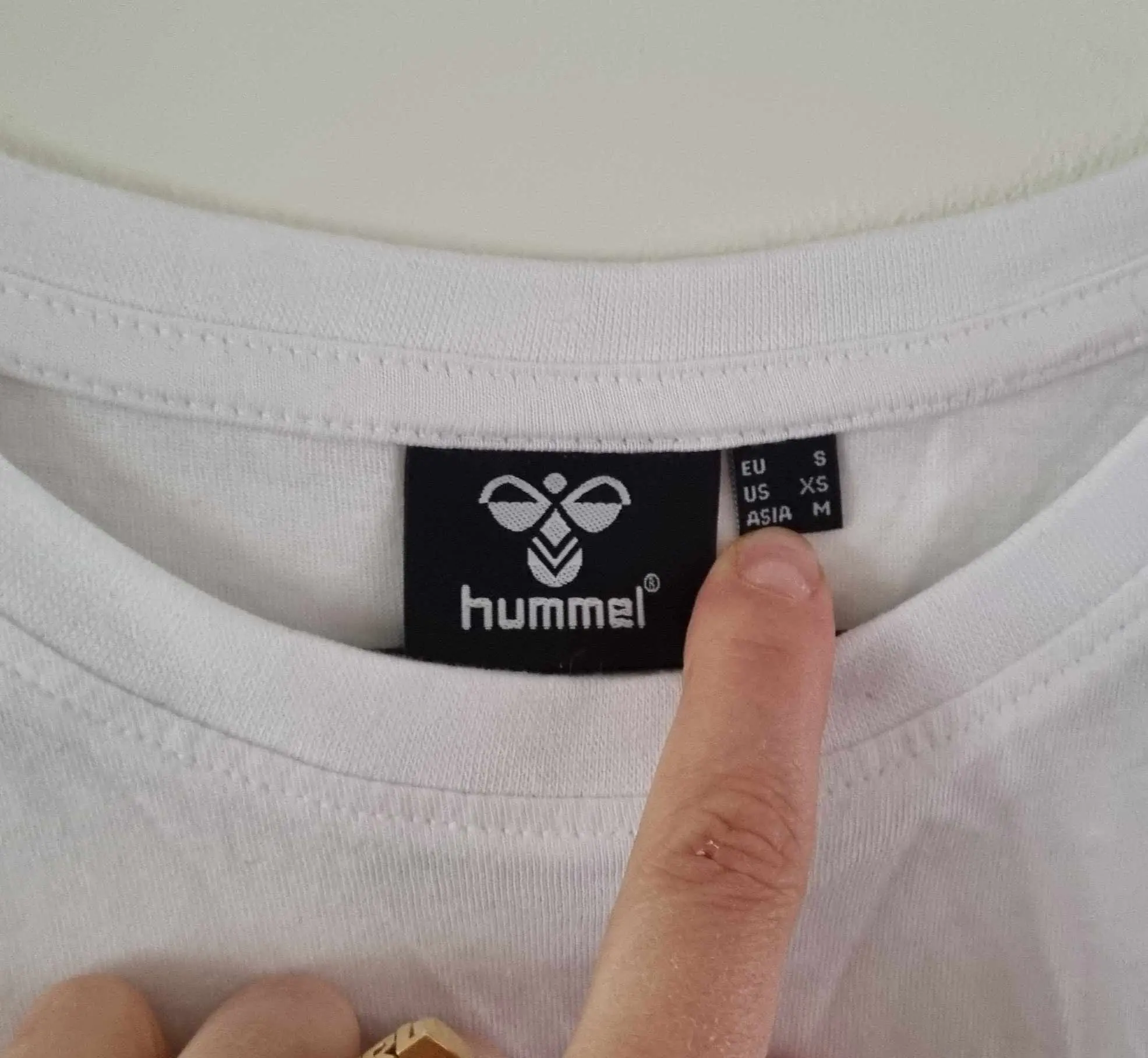 Hummel t-shirt