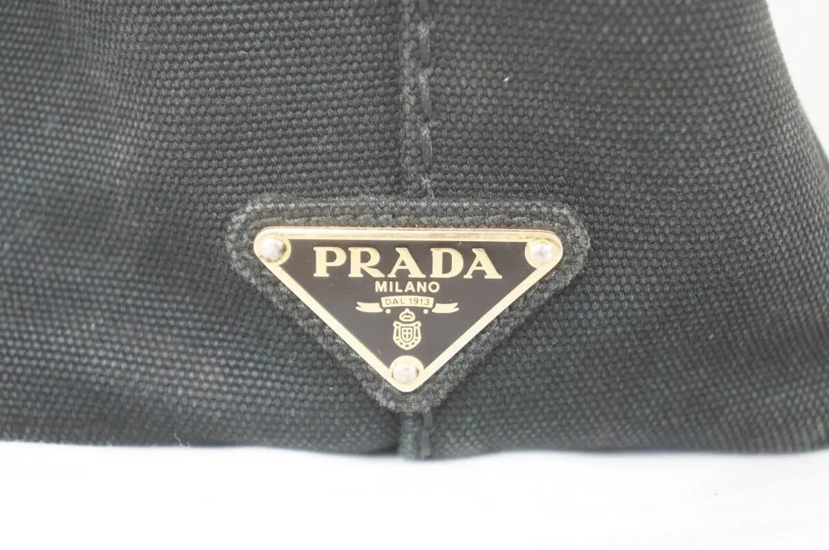 Prada totebag  mulepose