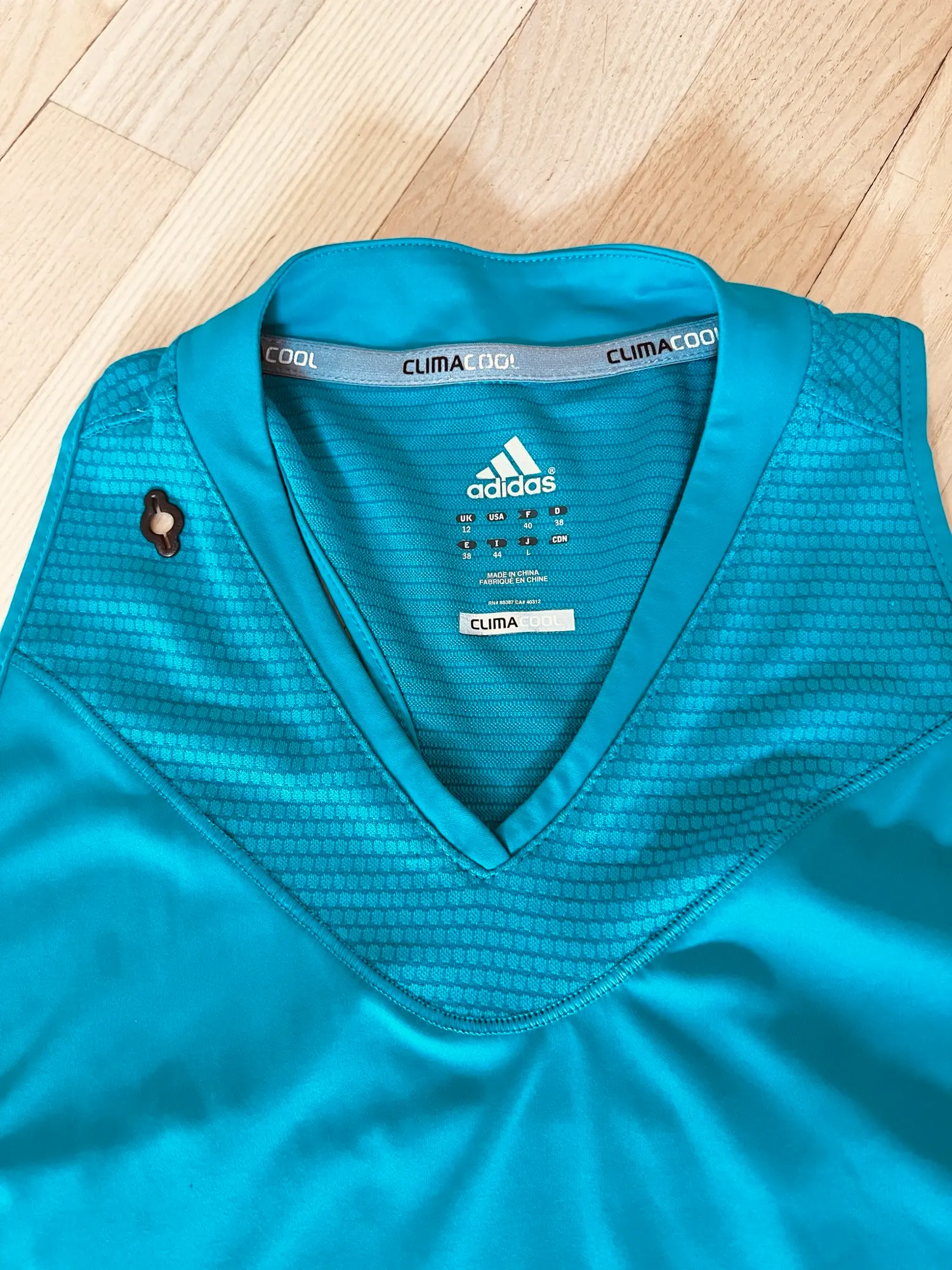 Adidas top