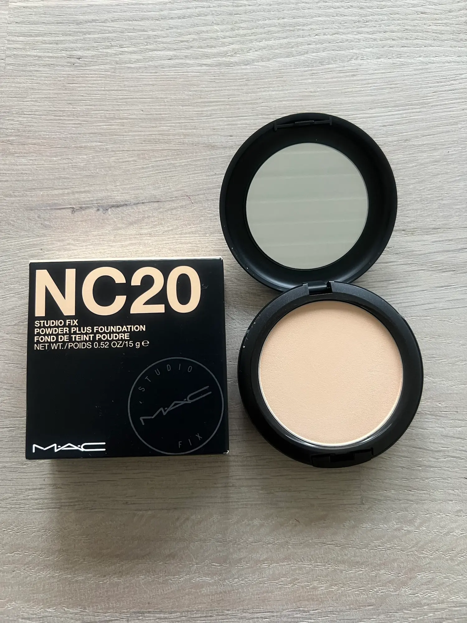 MAC Cosmetics foundation