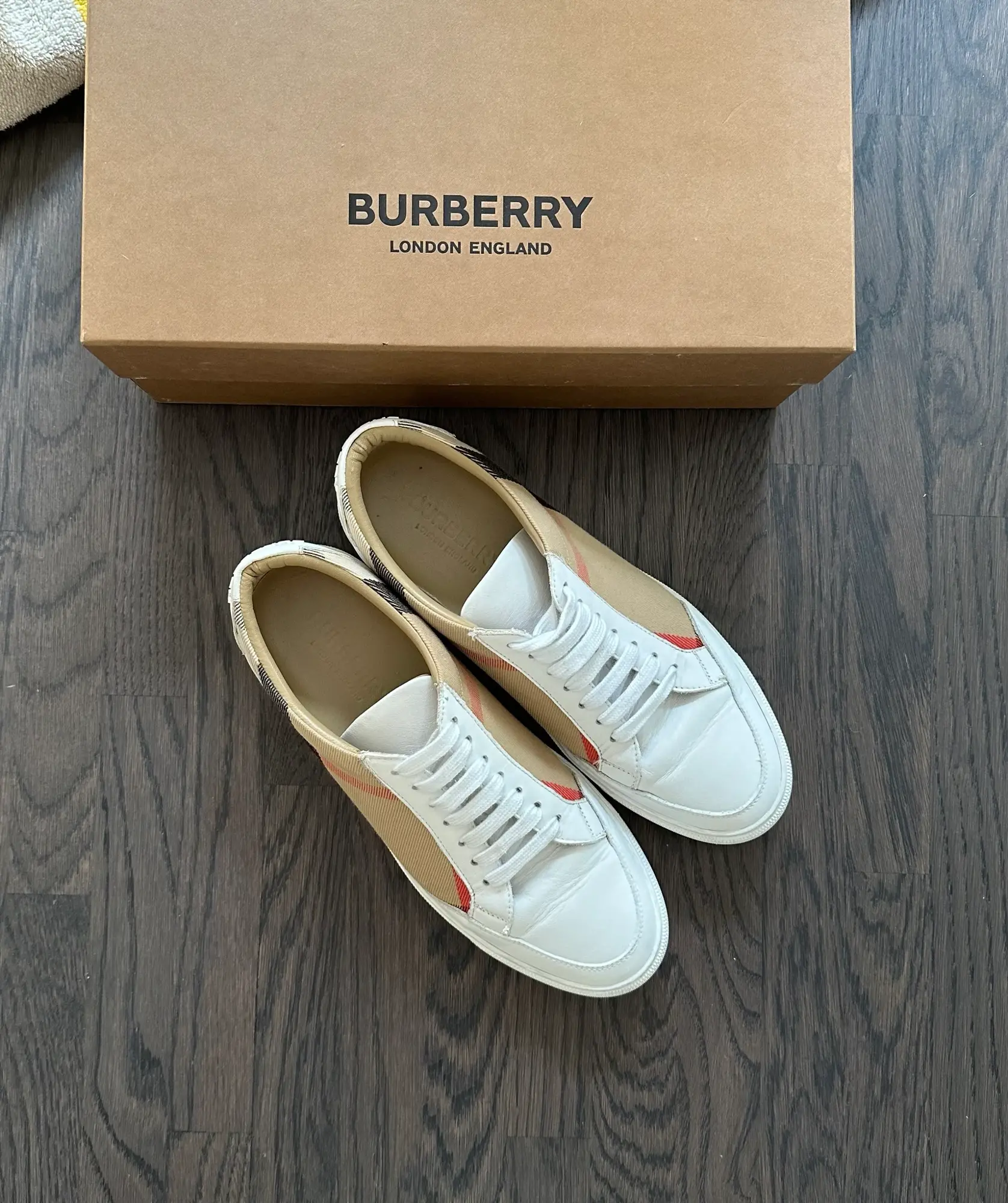 Burberry sneakers