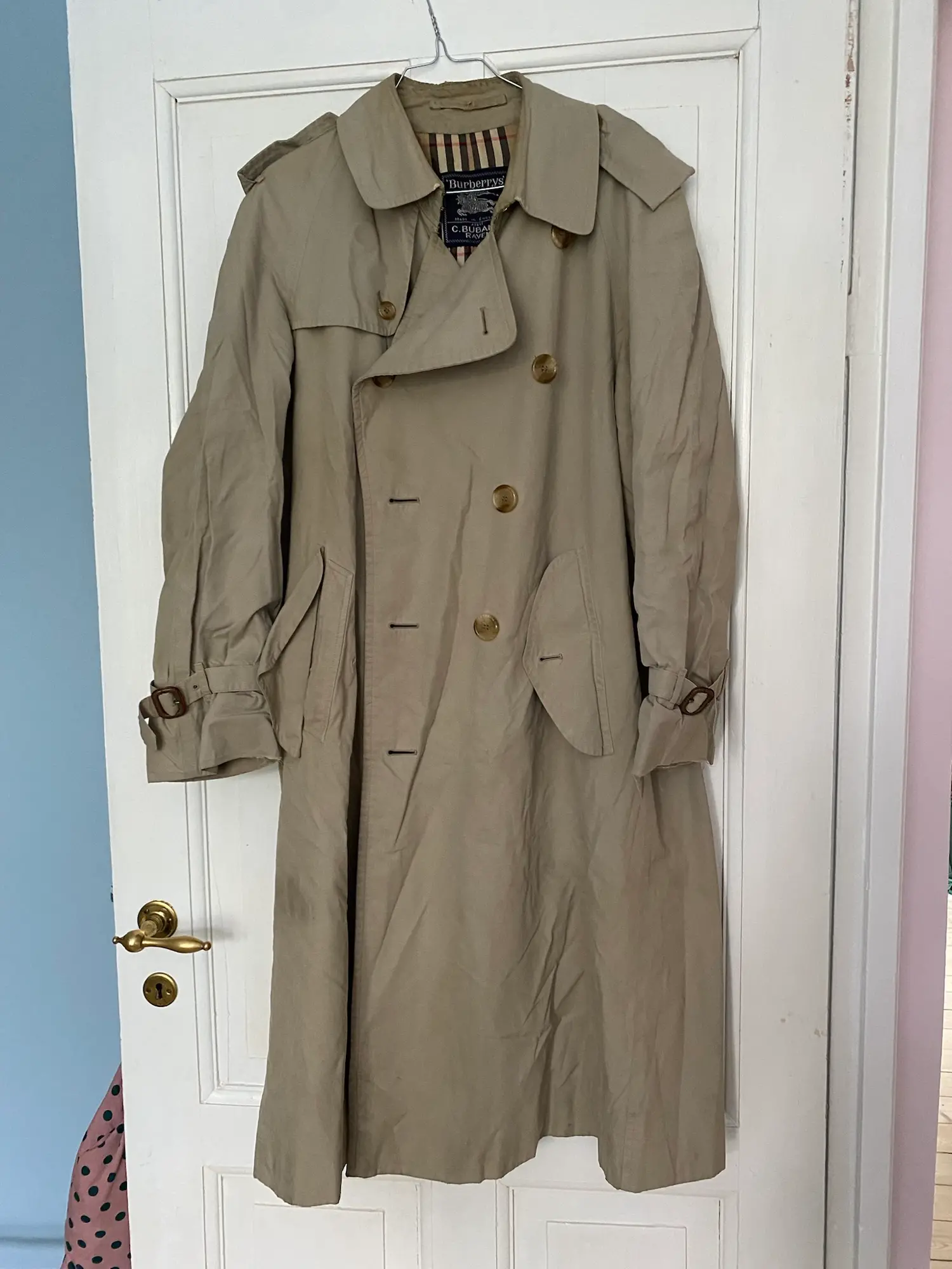 Burberry trenchcoat