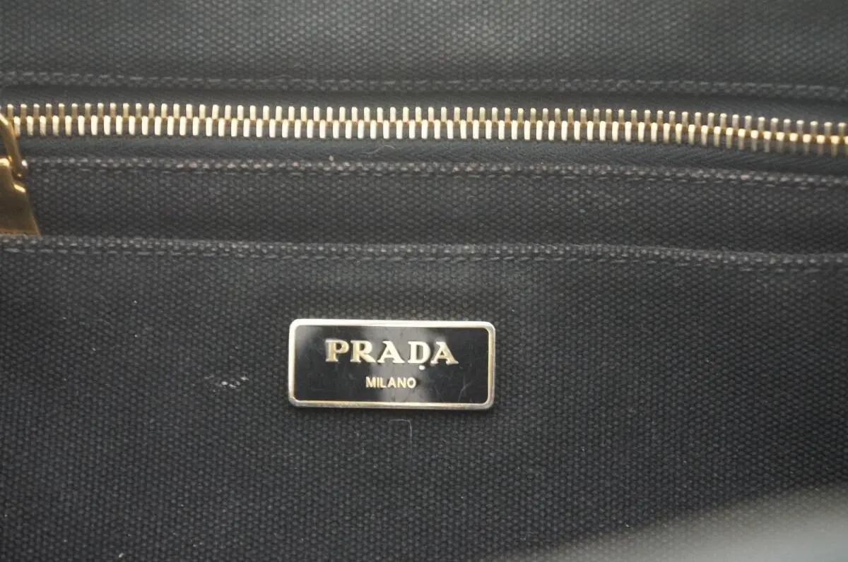 Prada totebag  mulepose