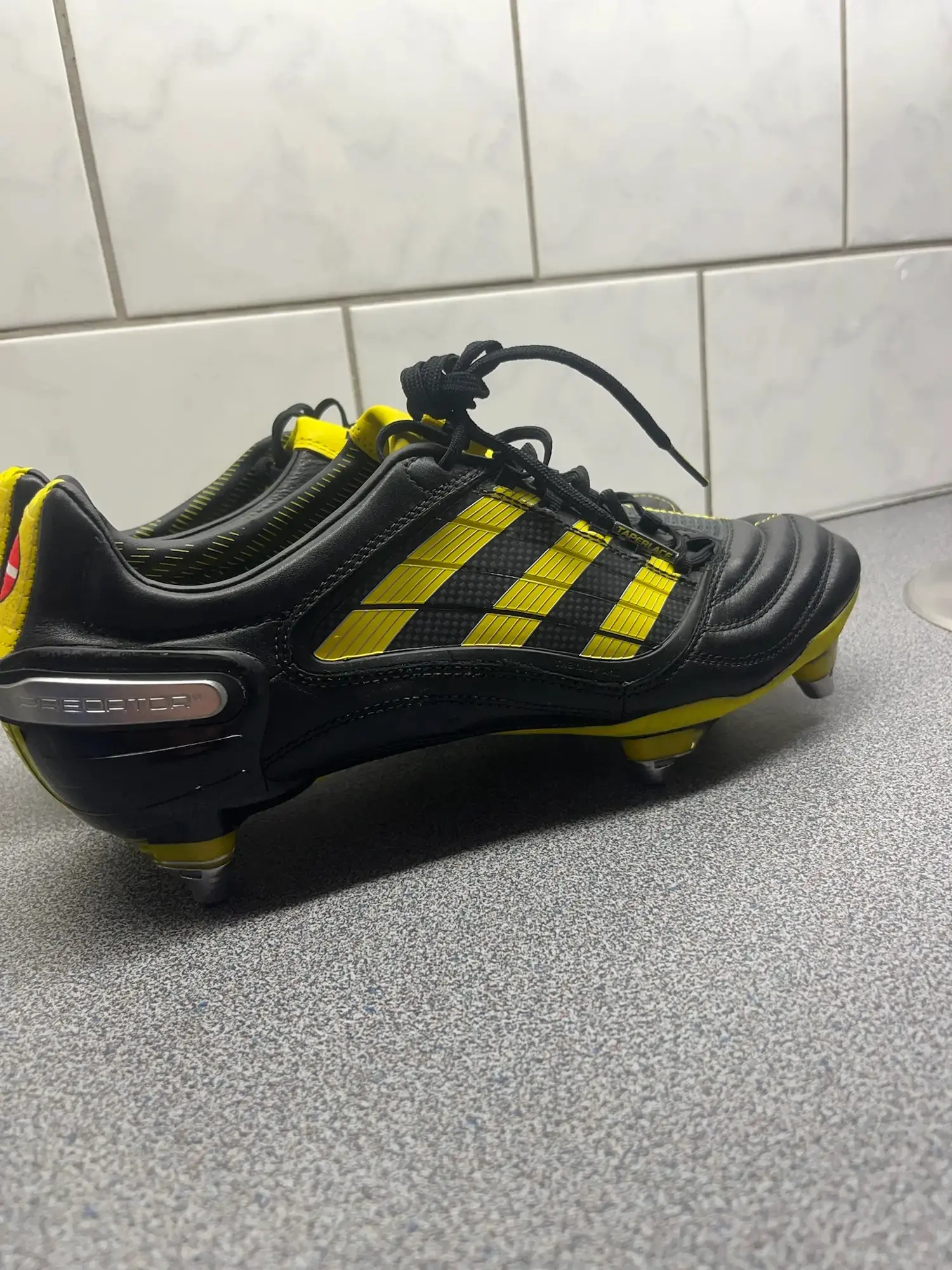 Adidas fodboldstøvle