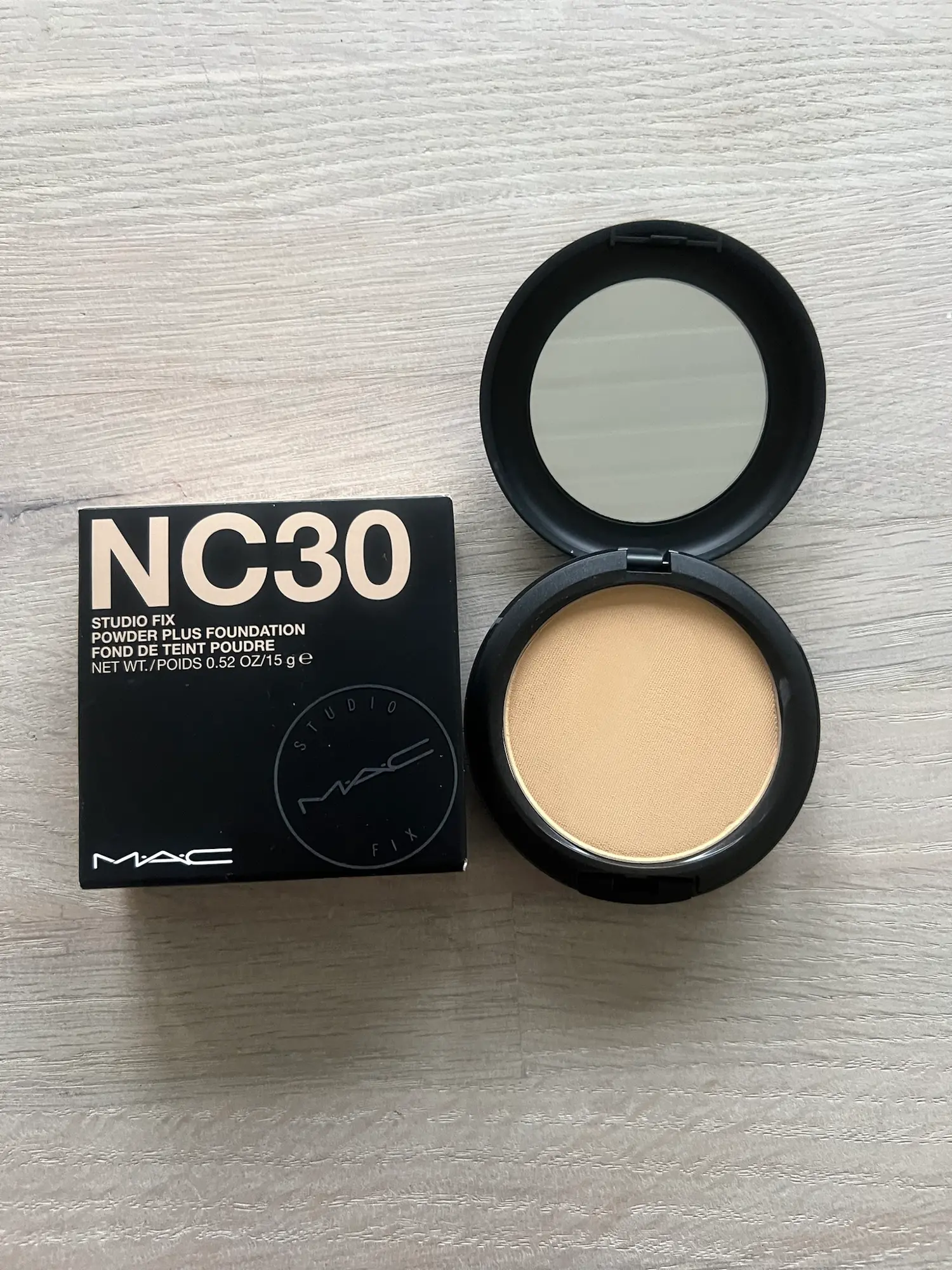 MAC Cosmetics foundation