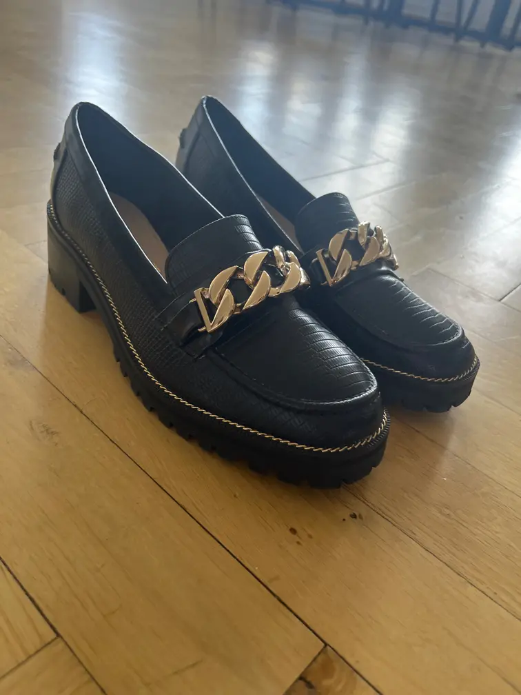 Kurt Geiger flats