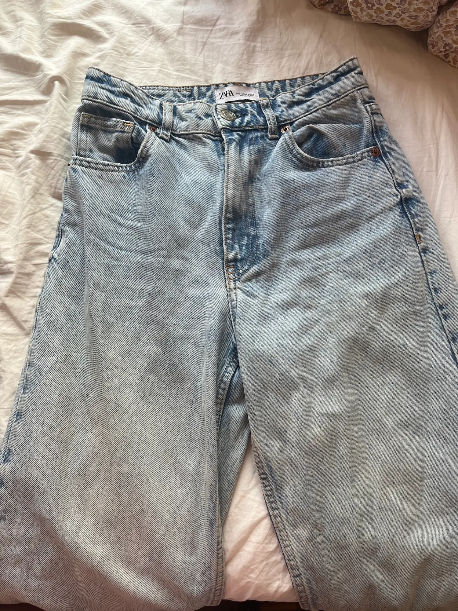 Zara jeans