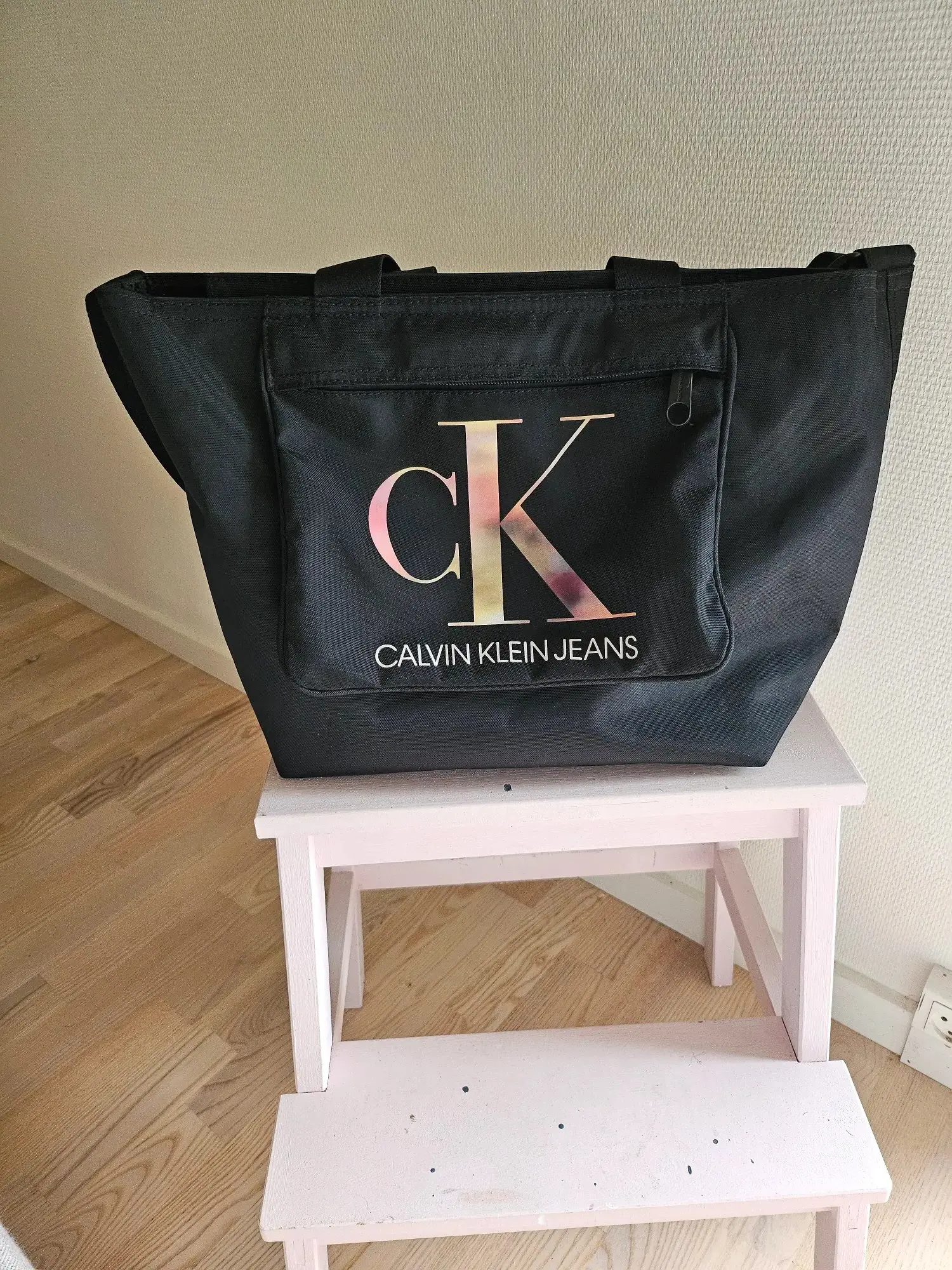 Calvin Klein Jeans totebag  mulepose