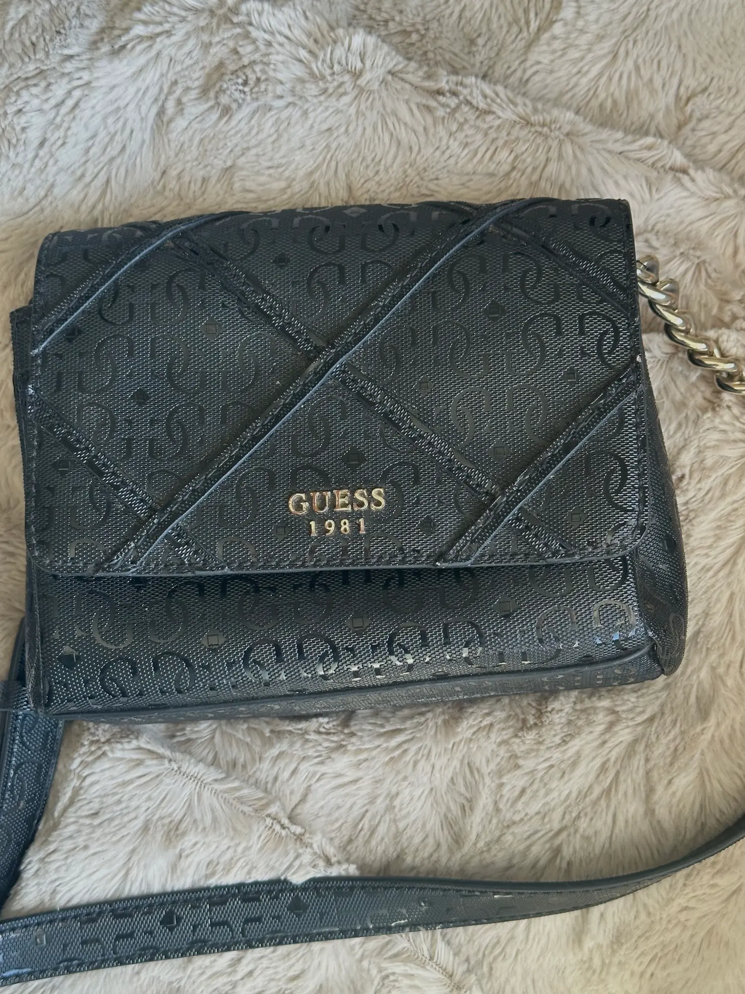 Guess crossbody-taske