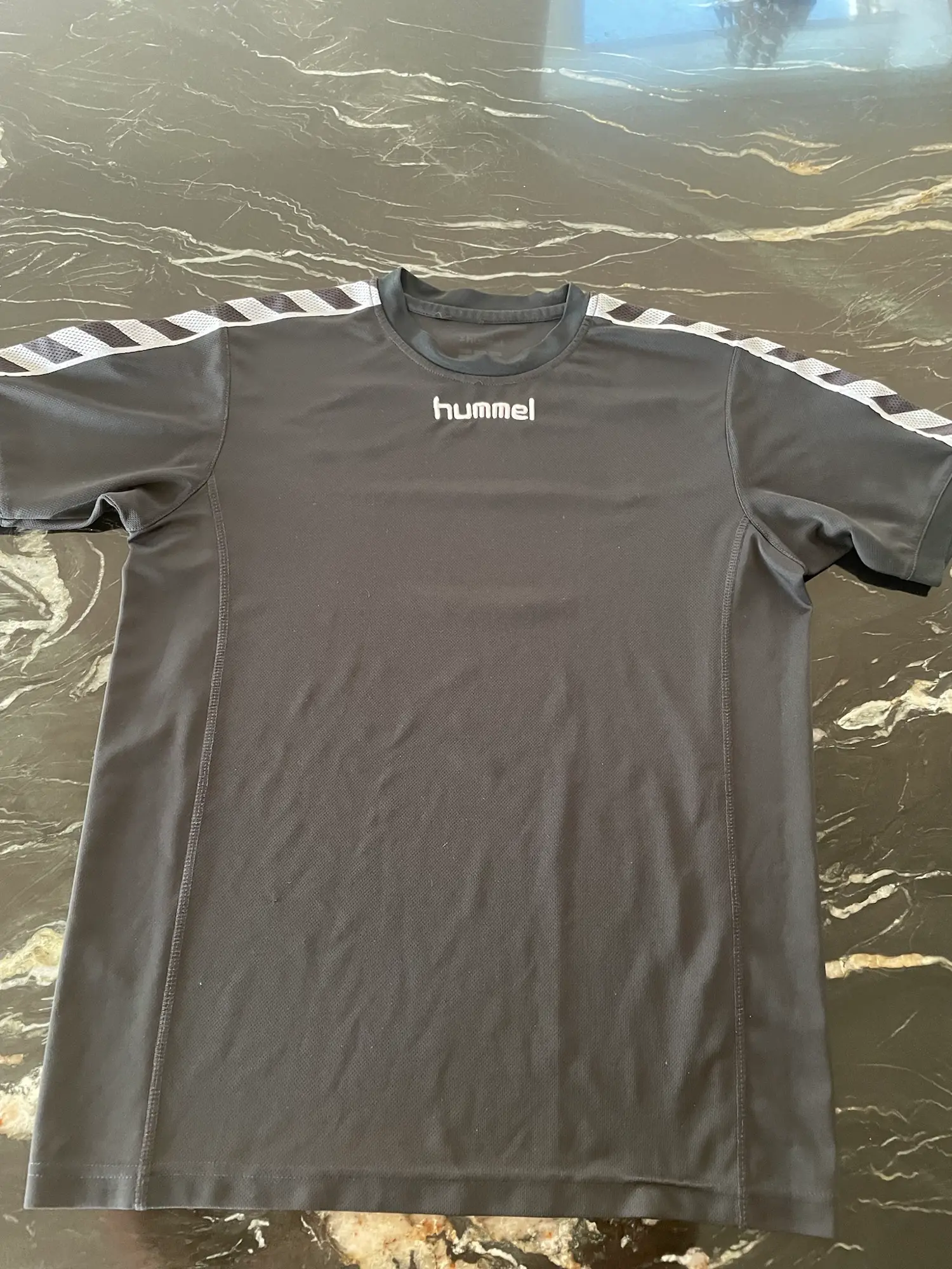 Hummel t-shirt