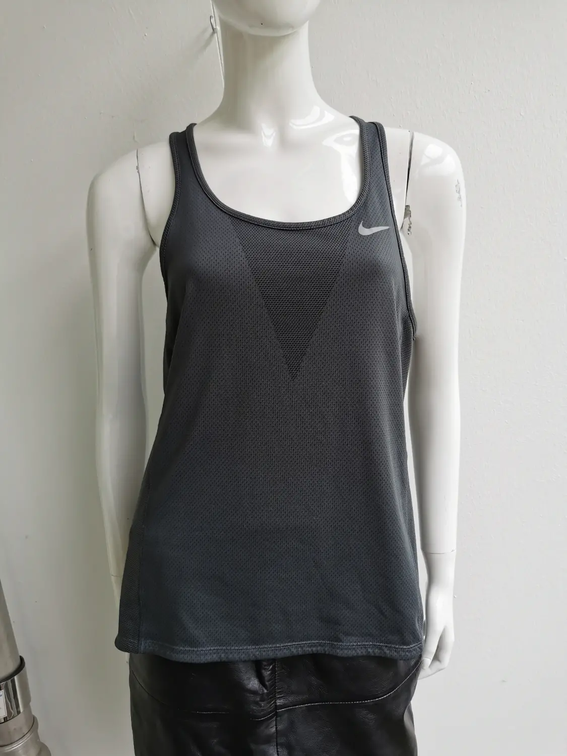 Nike top