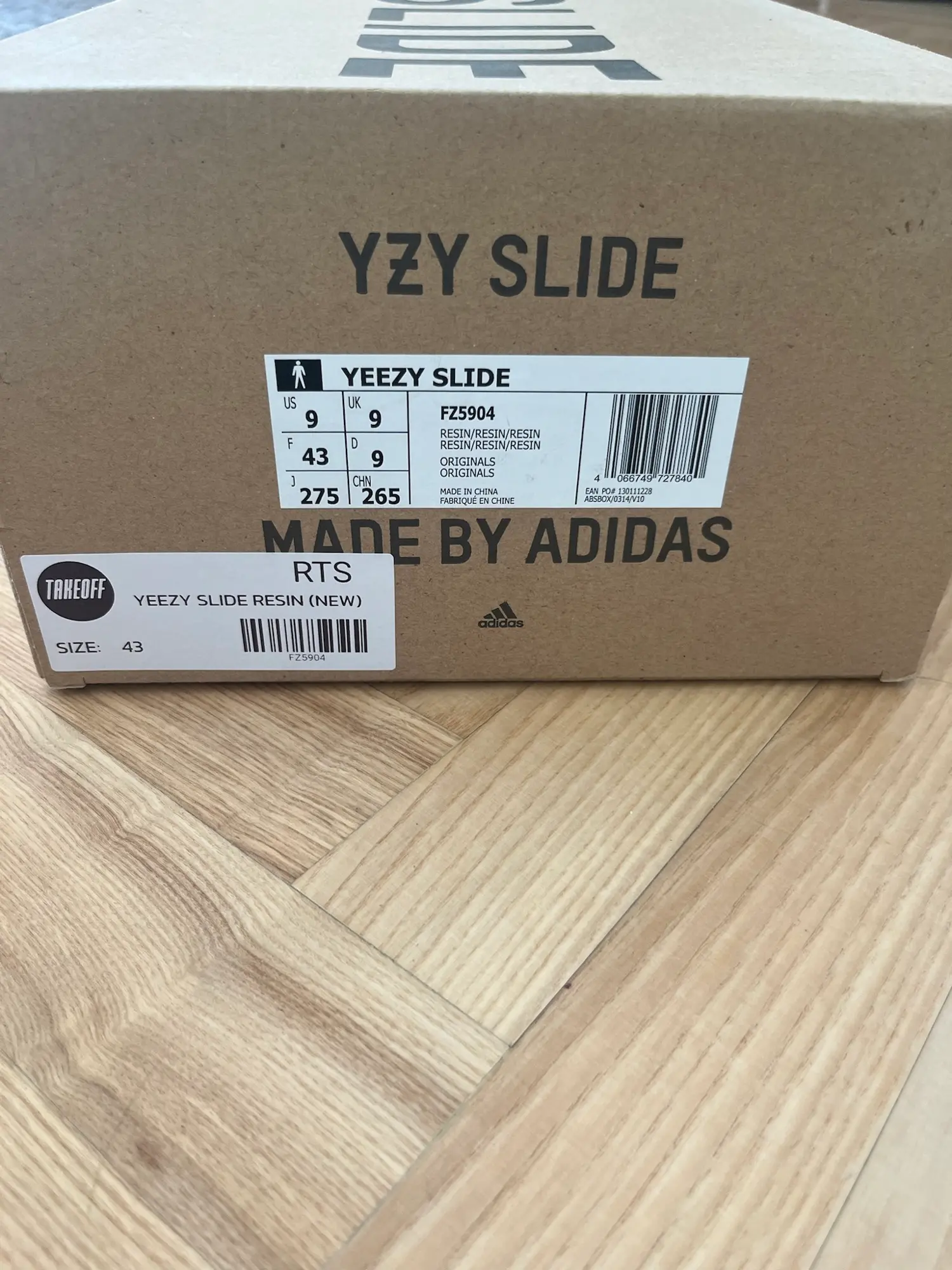 Yeezy sandaler