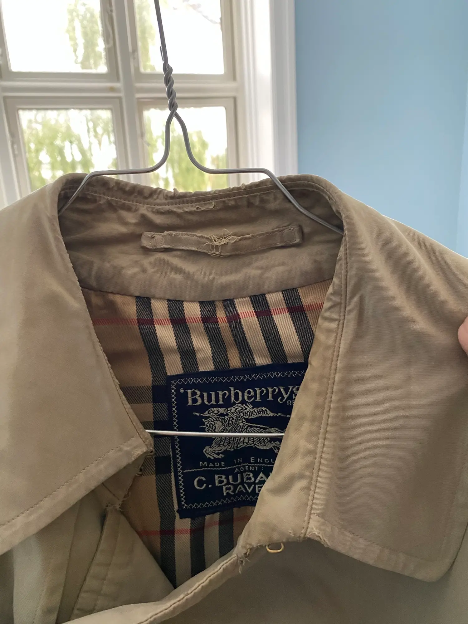 Burberry trenchcoat