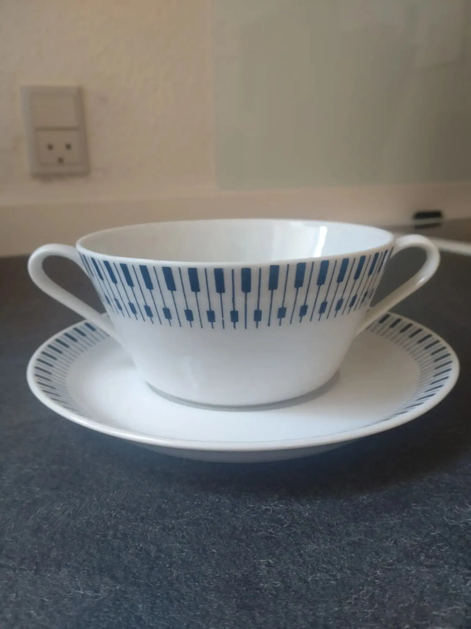 Lyngby porcelæn skål