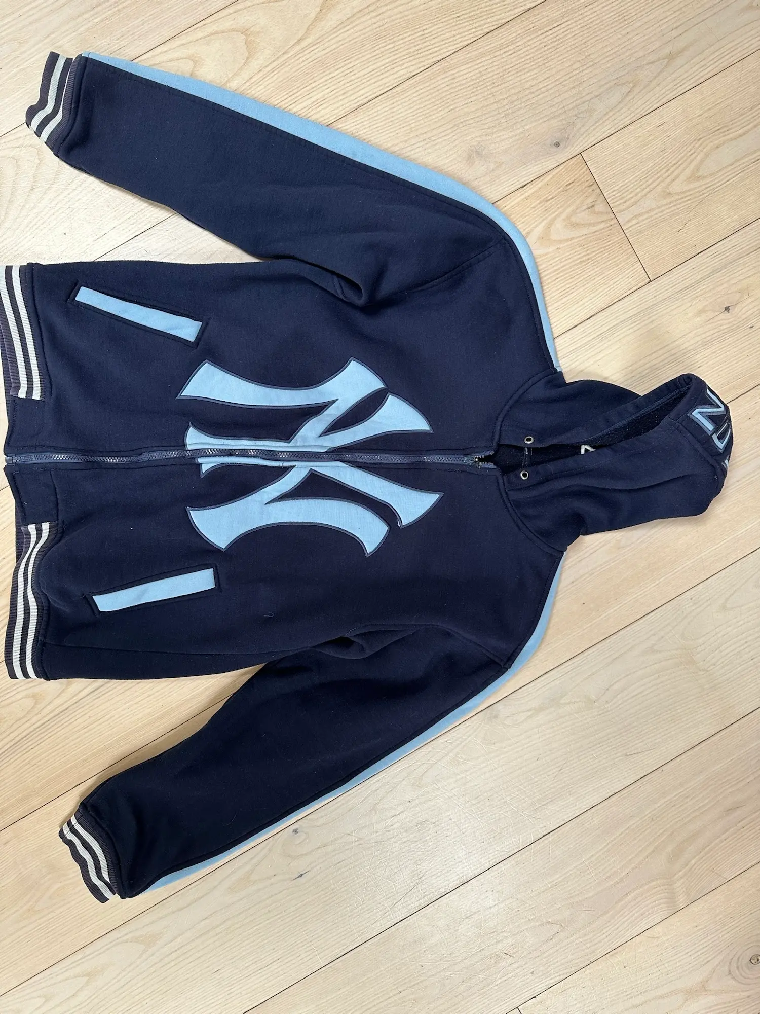 New York Yankees sweatshirt