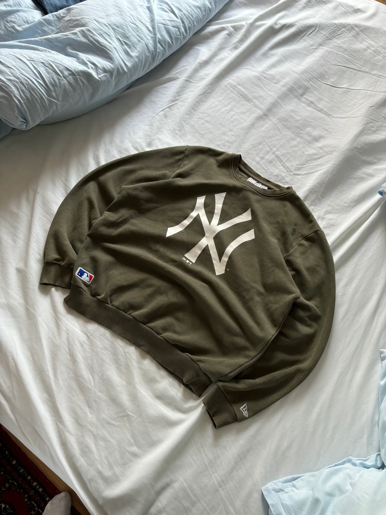 New York Yankees sweatshirt