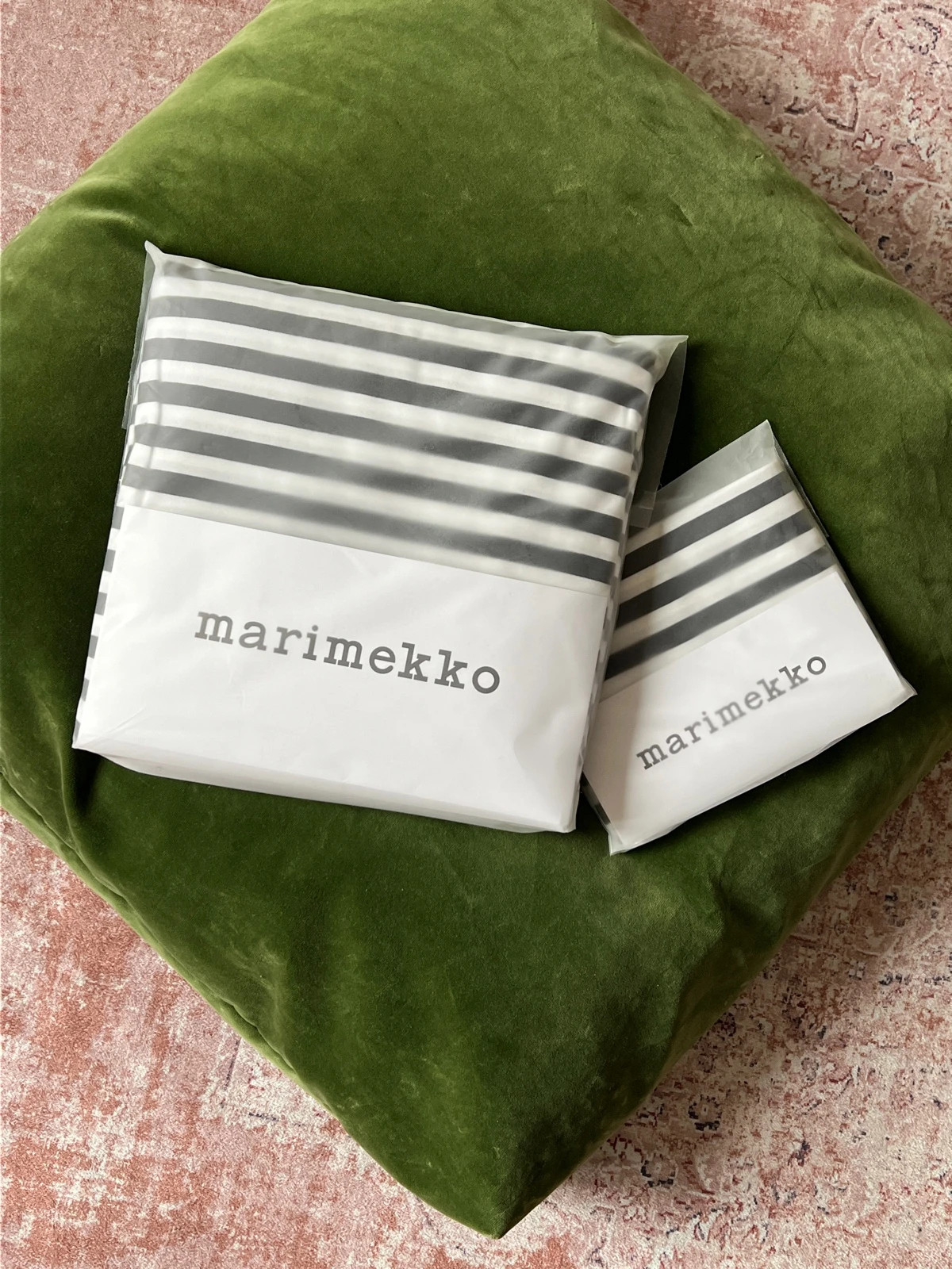 Marimekko Tasaraita pussilakanasetti musta-valko