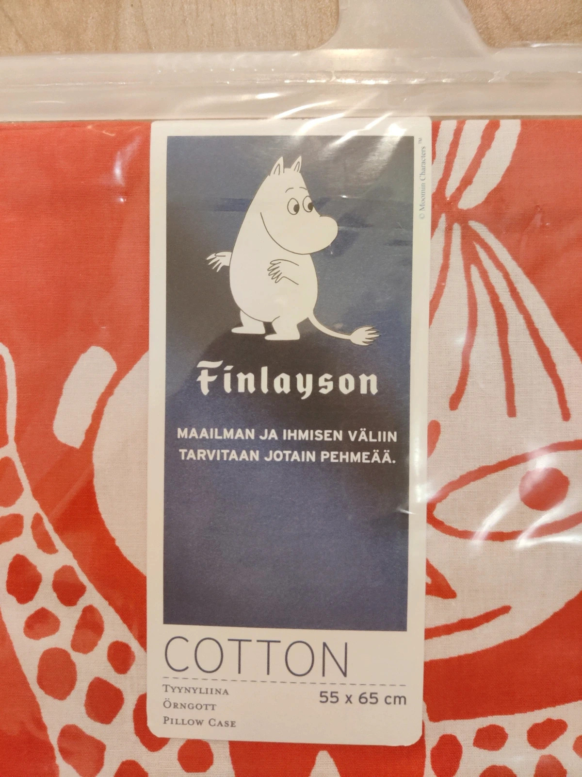 Punainen Finlayson tyynyliina