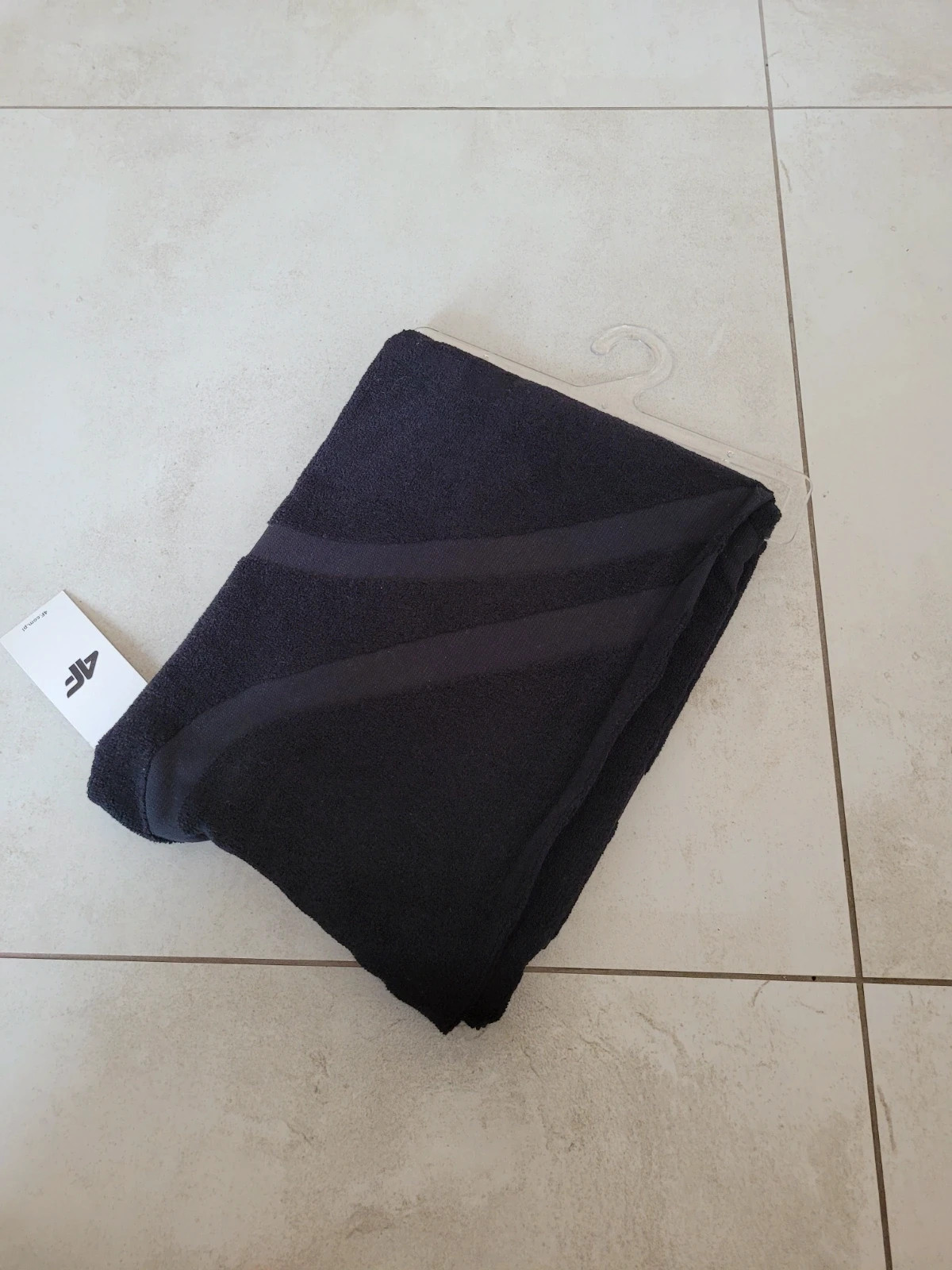 4F nowy ręcznik Basen 100% bawełna czarny duży 140x70 cm polecm
