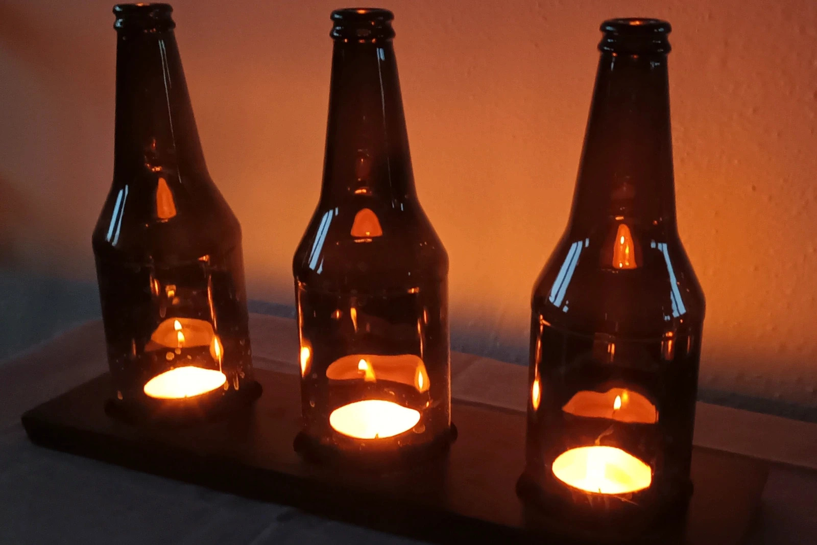 Świecznik z butelek po piwie