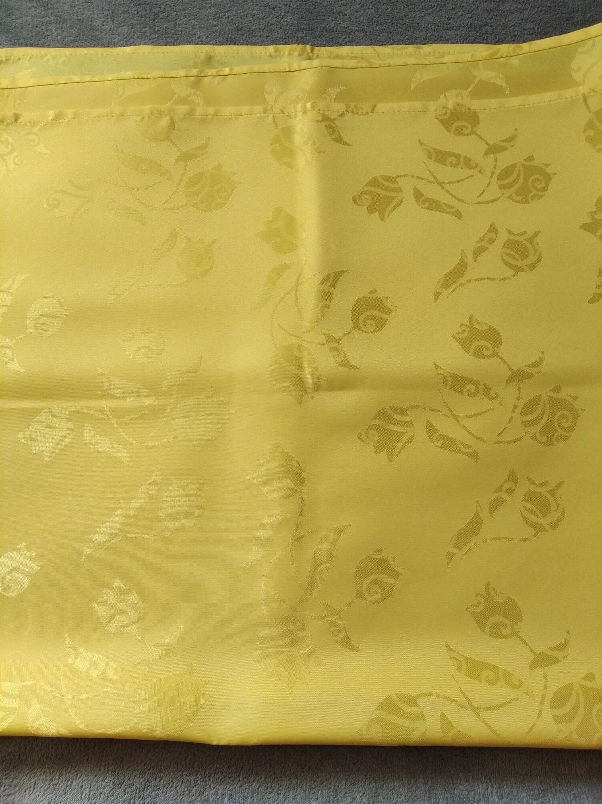 Obrus plamoodporny żółty 140× 220 cm