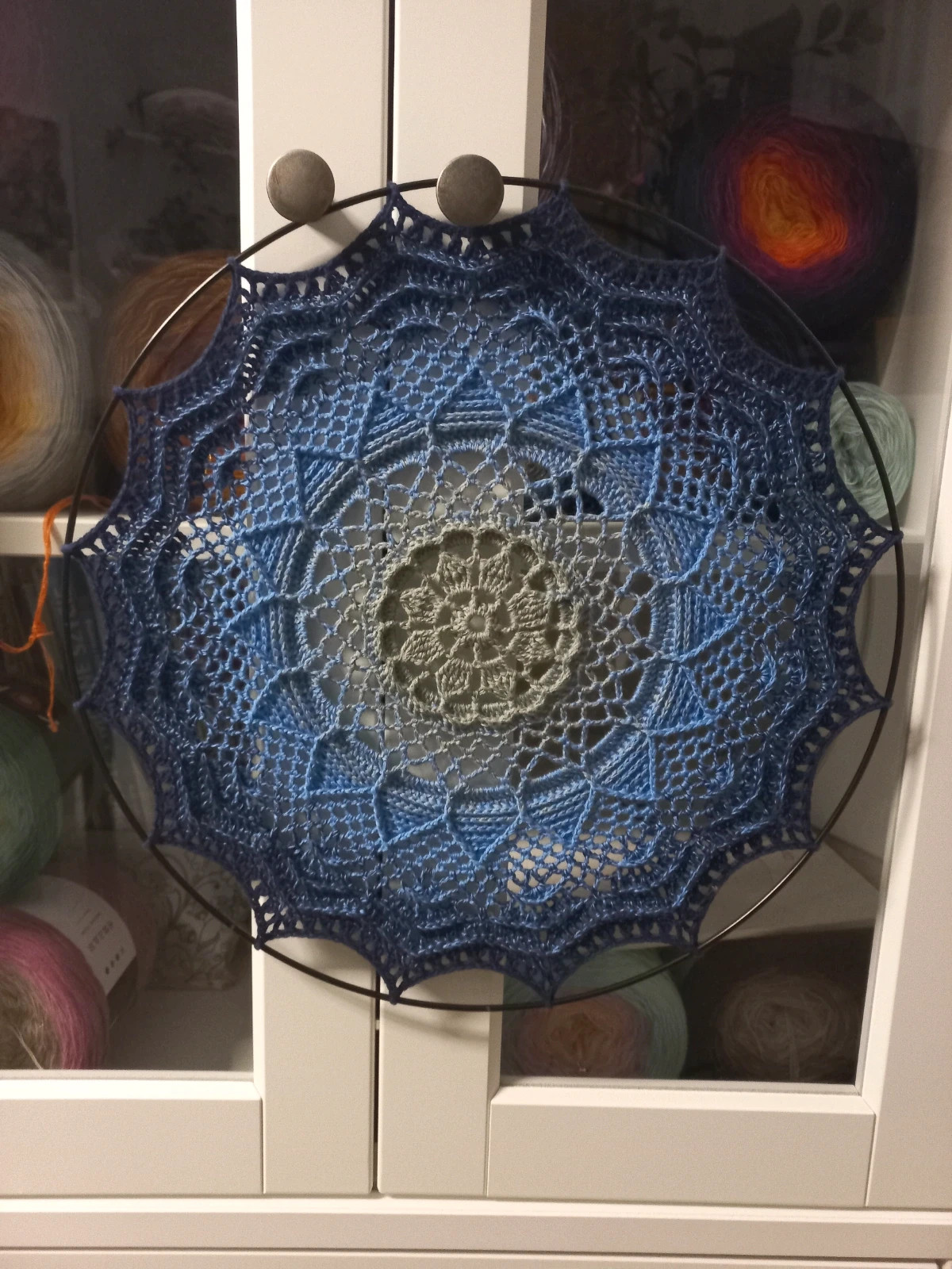 Szydełkowa mandala średnica 35 cm