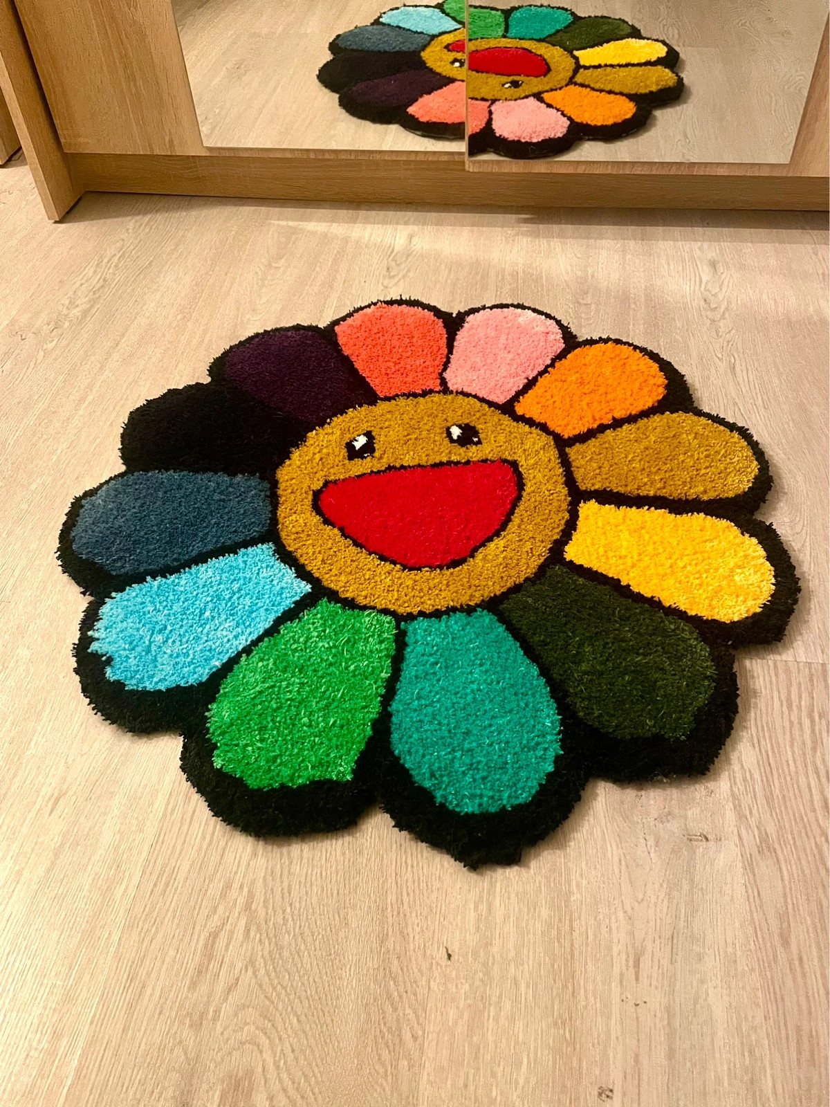 Dywan custom rug Takashi Murakami flower kwiatek tufting