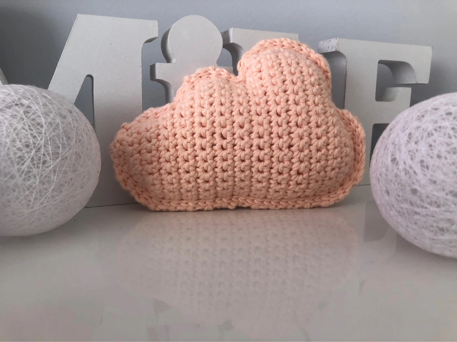 Chmurka maskotka amigurumi poduszka do igieł przytulanka dla dzieci