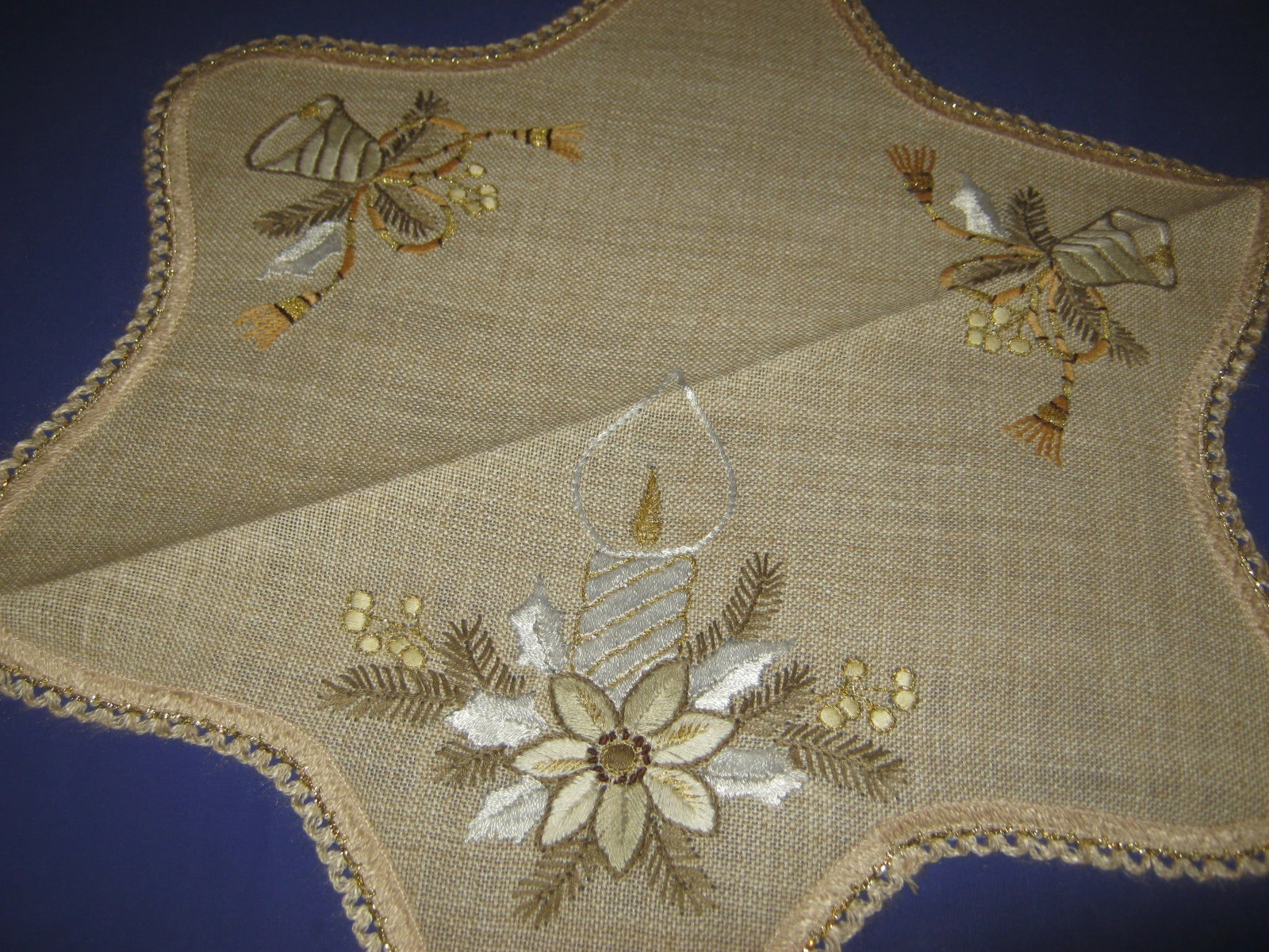 Gwiazdka serweta haftowana ręcznie 47 cm